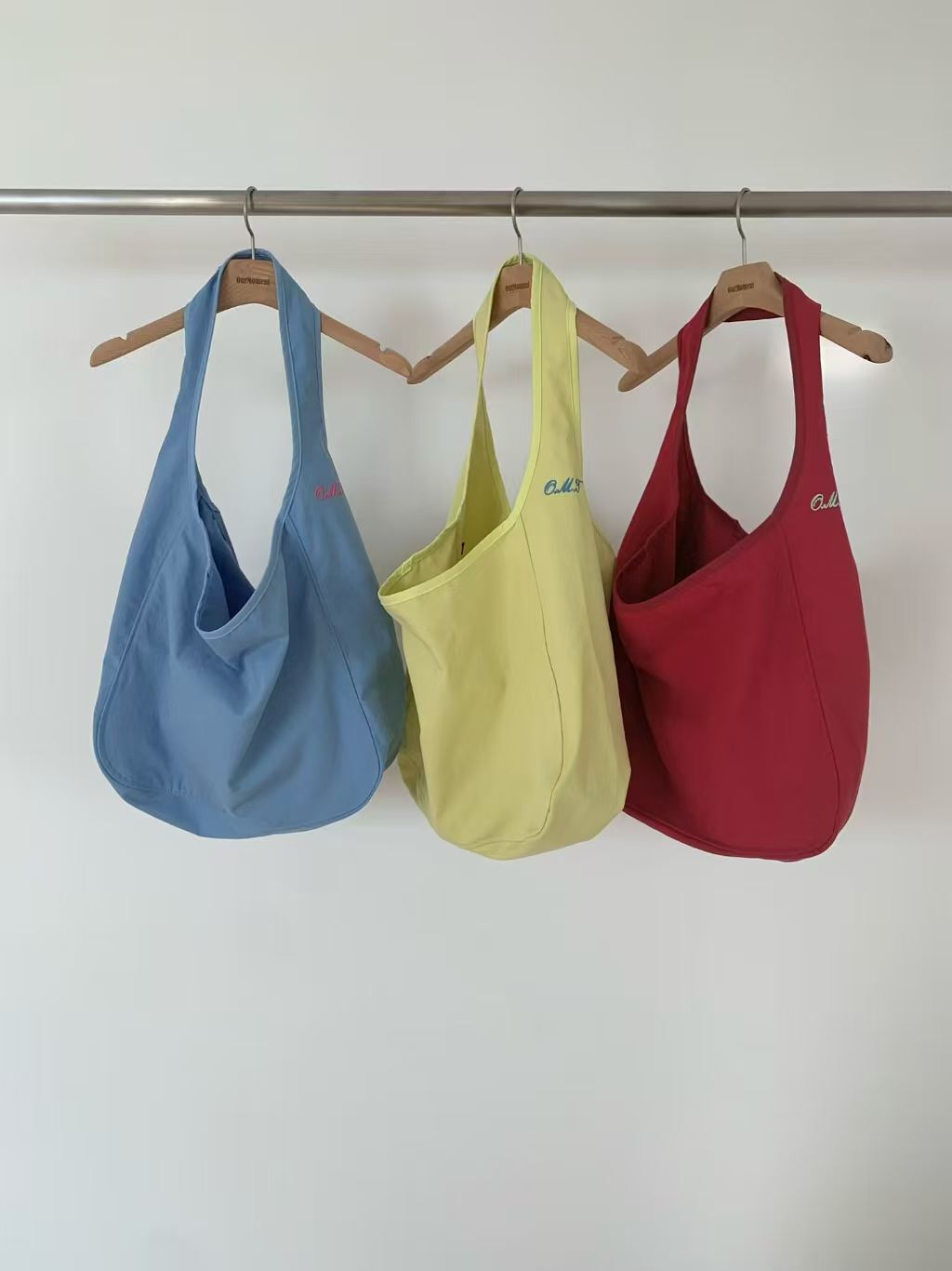 OT6337 休閒帆布水滴刺繡單肩包