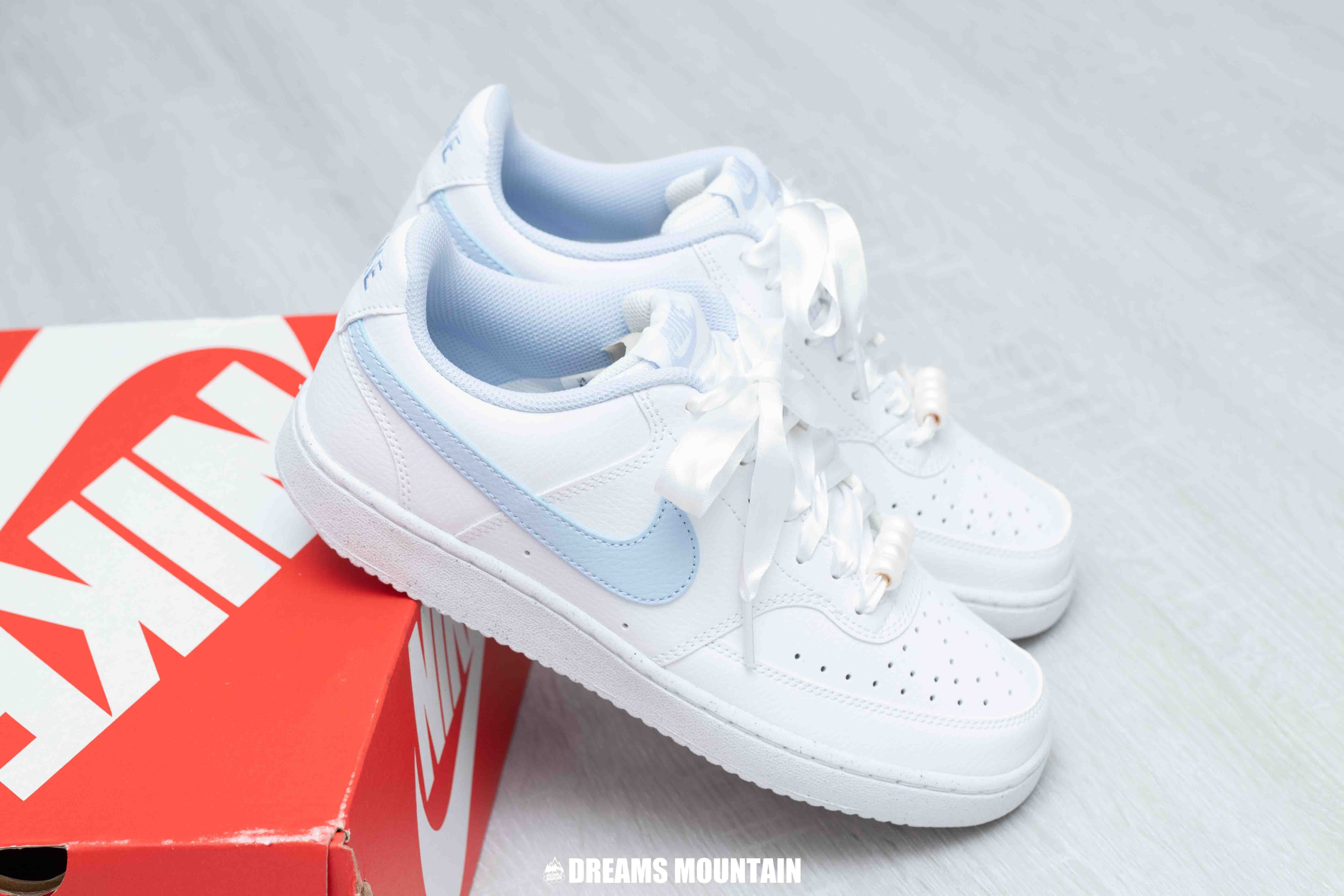 【預訂】NIKE COURT VISION LOW 鍛面珍珠鞋帶 白寶寶藍-WOMEN