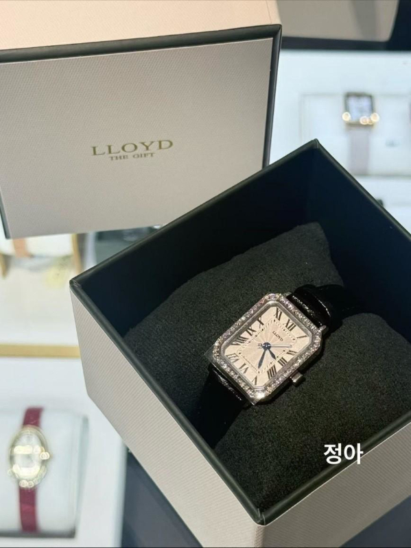 🇰🇷輕奢品牌LLOYD 方形古典滿鑽小方錶