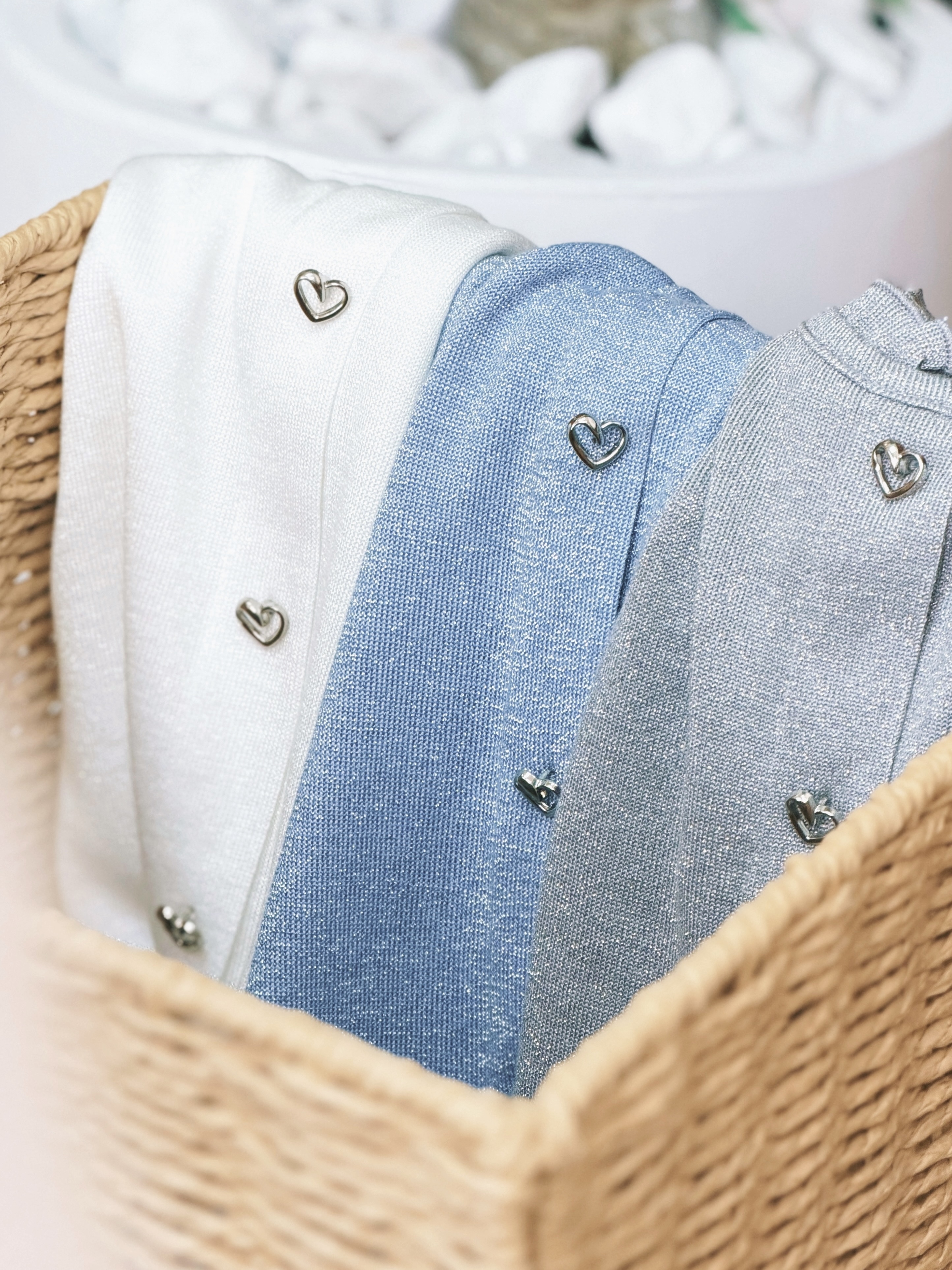 三色 / 微閃糖霜心形鈕扣背心 / Frosted Glittery Heart Button Sleeveless Top