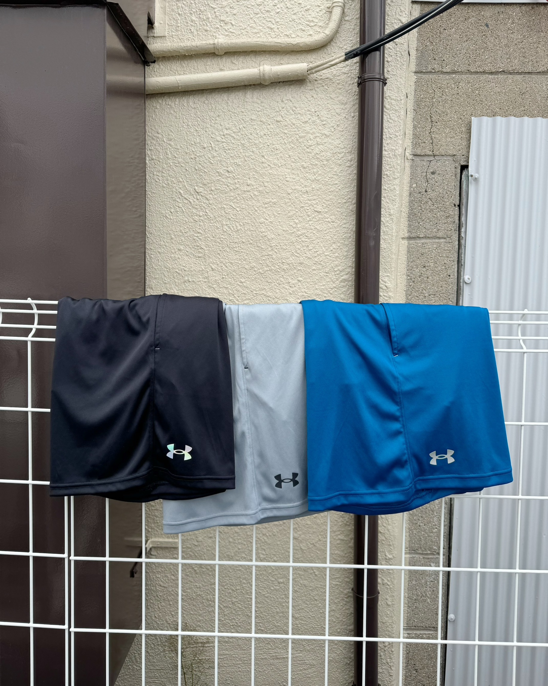 【日本限時連線代購】Under Armour 小LOGO 運動短褲 膝上褲 三色