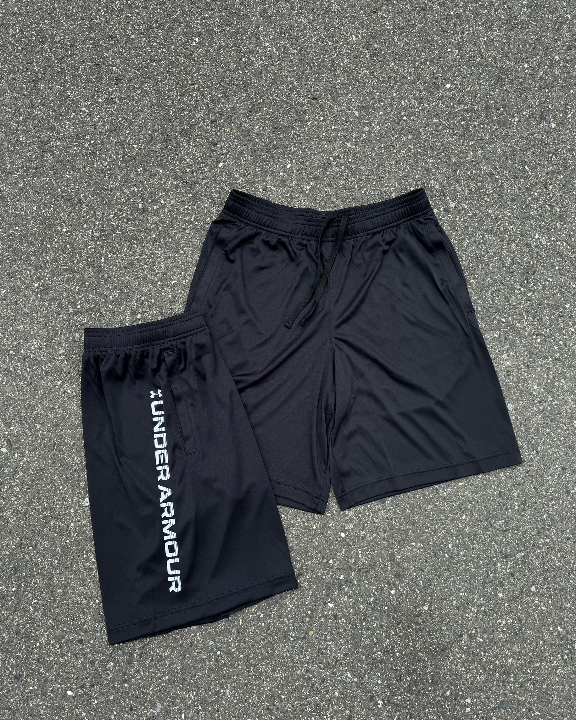 【日本限時連線代購】Under Armour 文字LOGO 運動短褲 黑色
