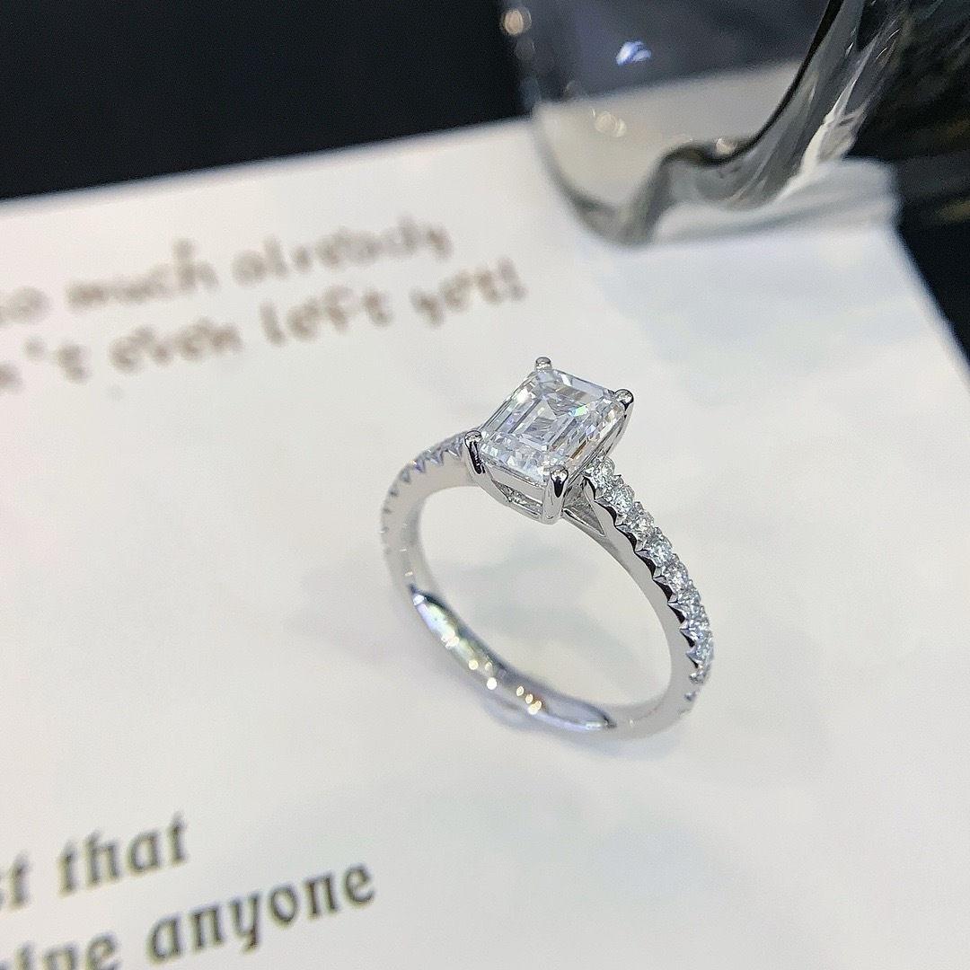 (G) 9K培育鑽1卡祖母綠（帶IGI D vvs) (副石0.24CT) #0610STA
