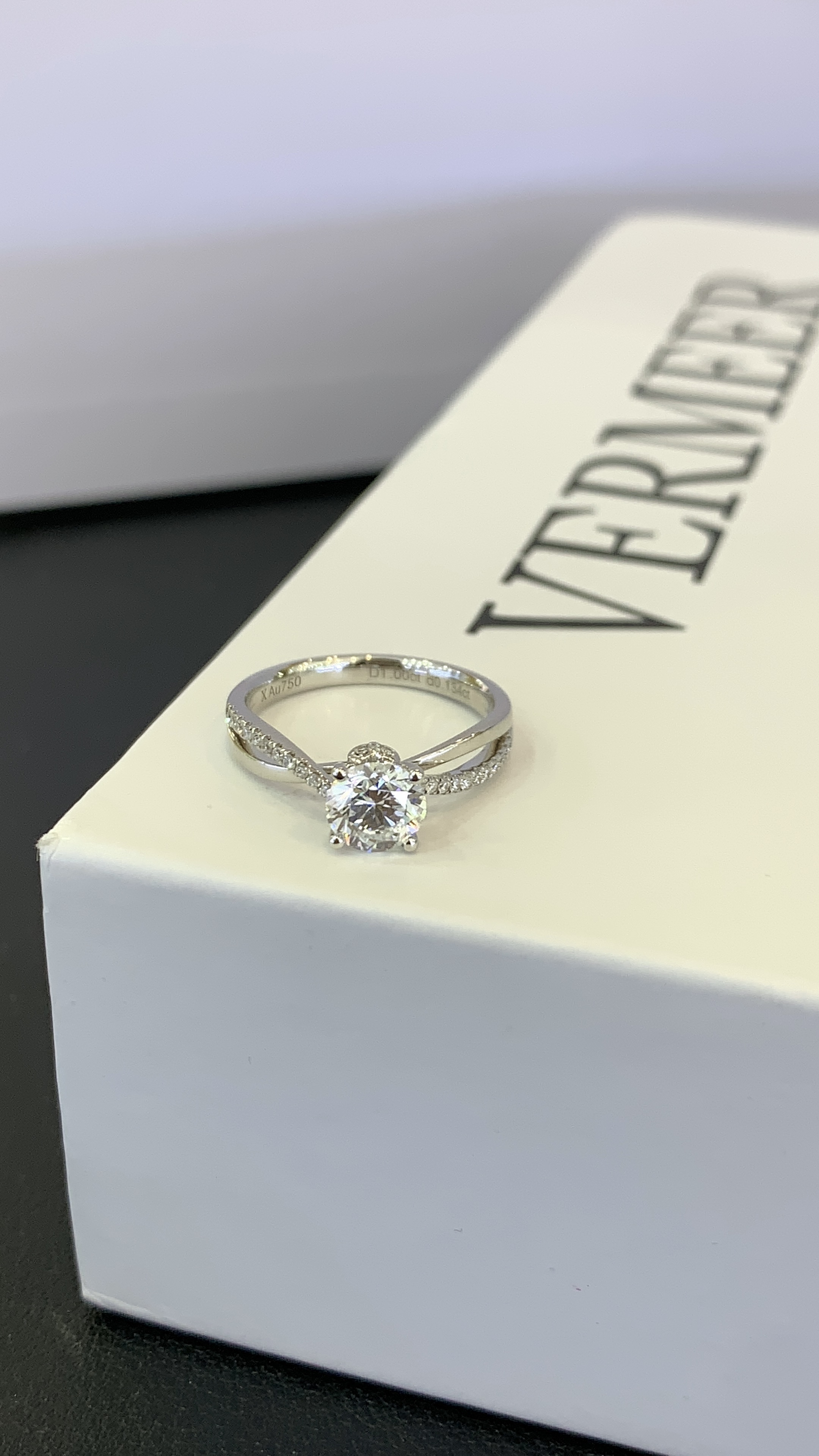 (N) 9K培育鑽1卡圓形（帶IGI D vvs)  (副石0.1CT) #0610STA