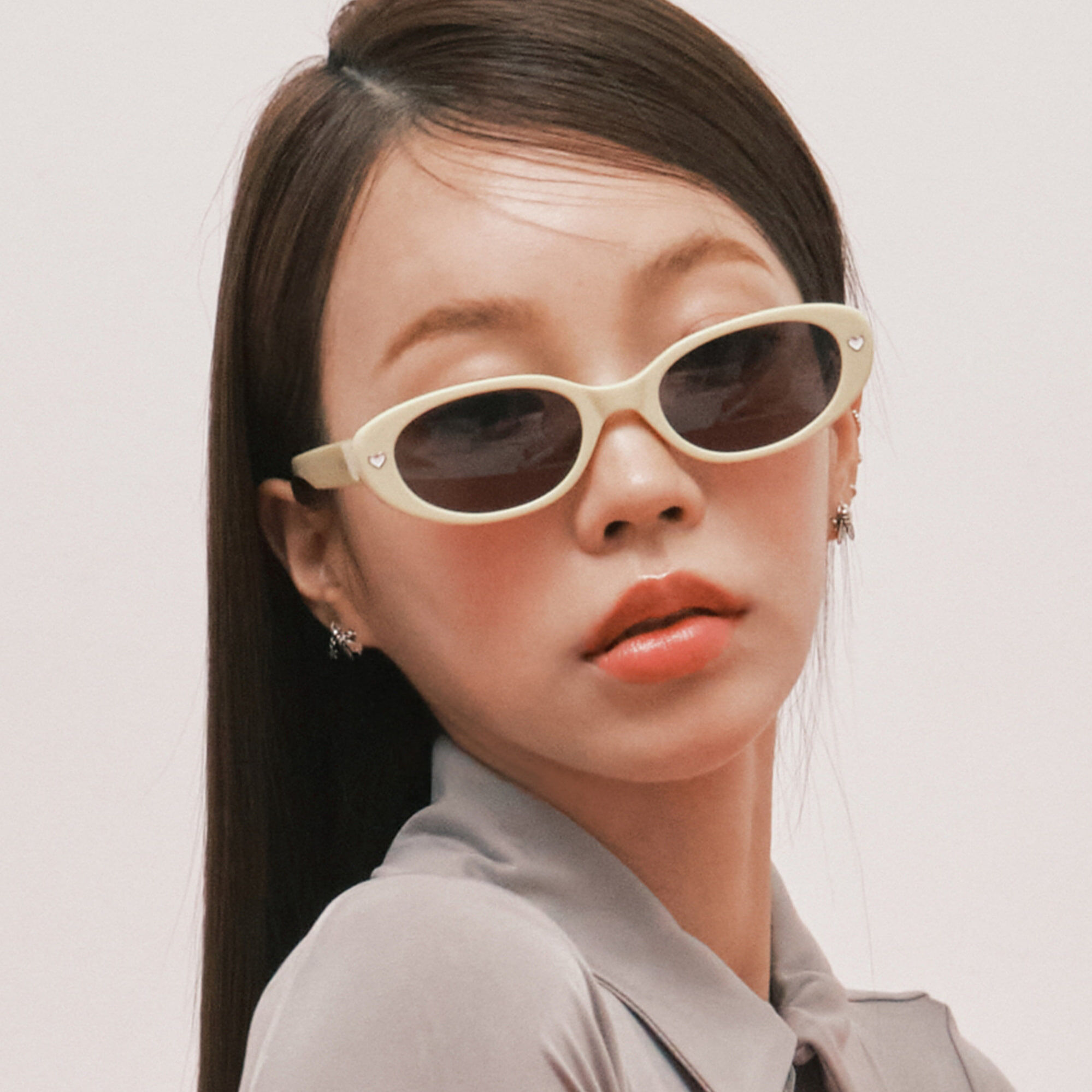 CARIN 愛心復古橢圓太陽眼鏡