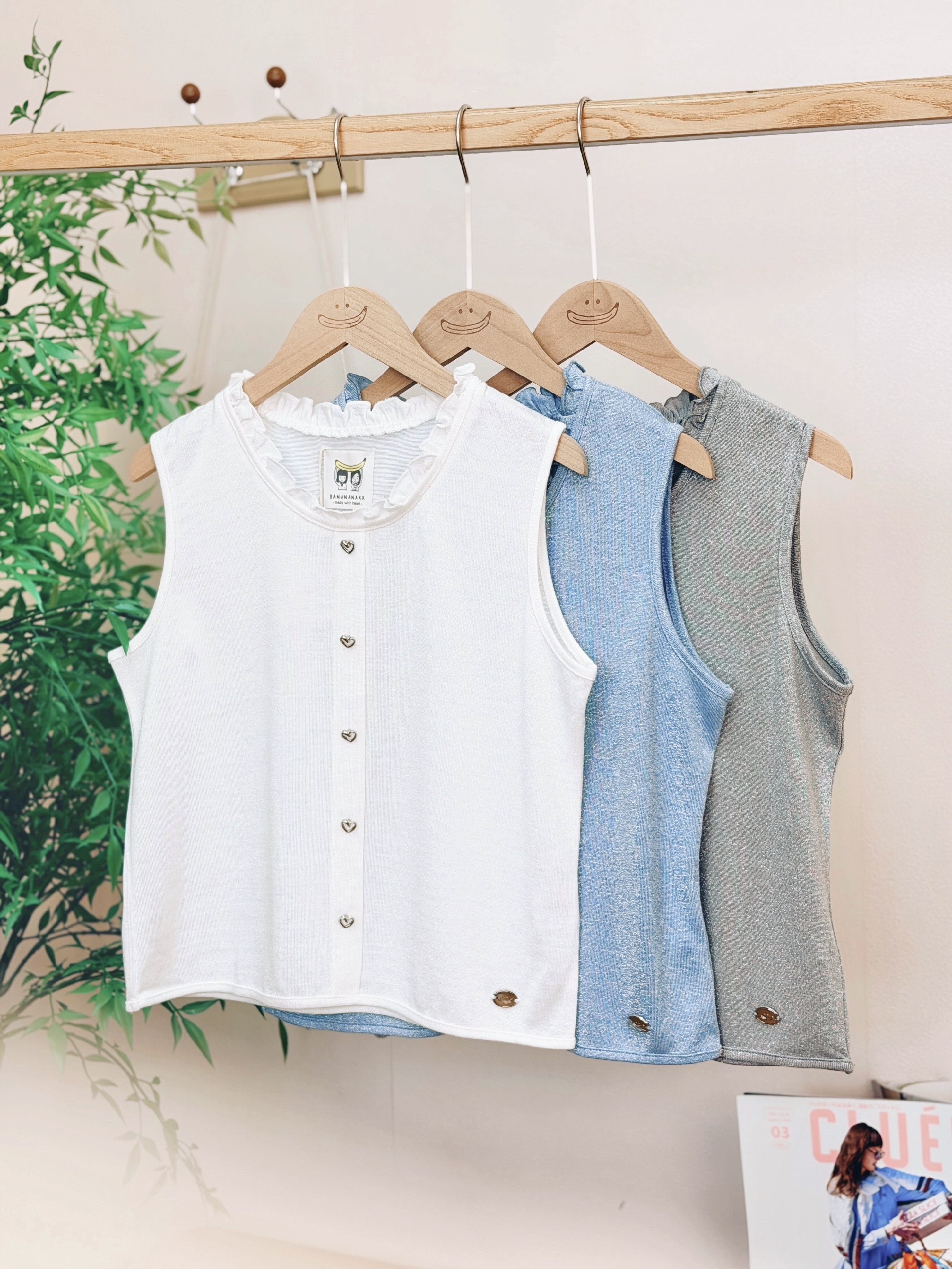 三色 / 微閃糖霜心形鈕扣背心 / Frosted Glittery Heart Button Sleeveless Top