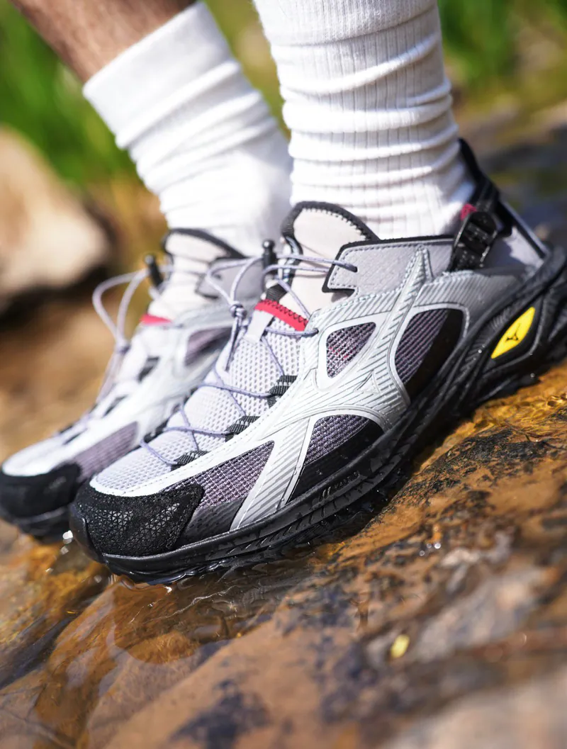 MIZUNO RACER TRAIL SE V2 灰黑紅(二代機能涼鞋)