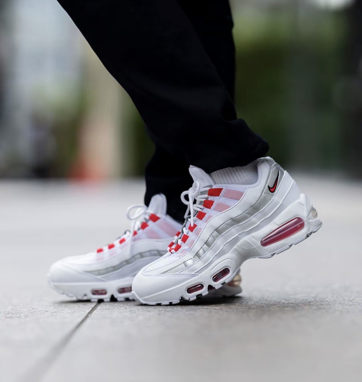 男鞋 NIKE AIR MAX 95 BIG BUBBLE 白紅 英國 足球 三獅軍團 全氣墊 波浪 拼接 緩震 運動鞋【IQ0176-100】