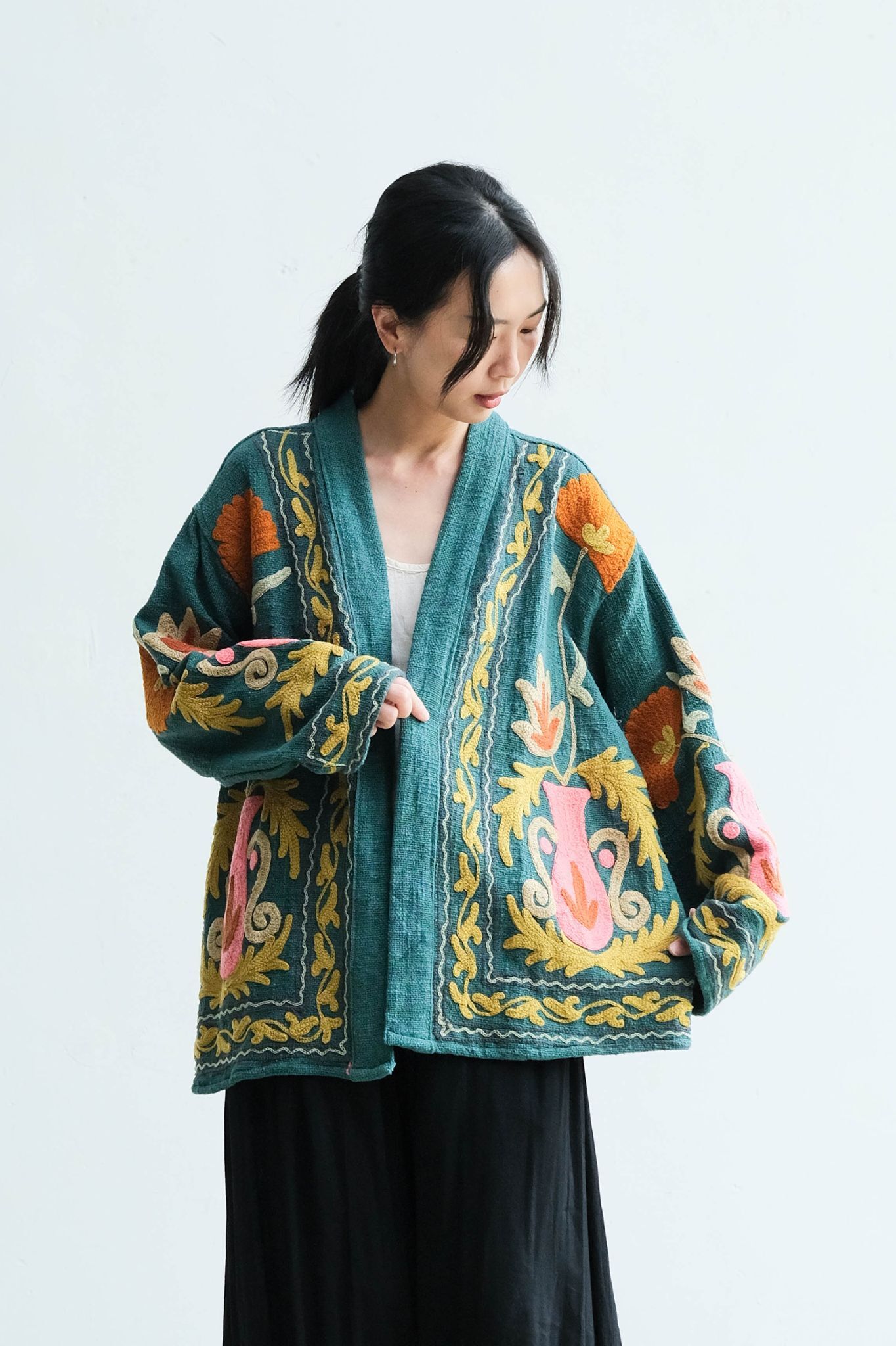 蘇札尼刺繡開襟衫 / 棉麻 綠