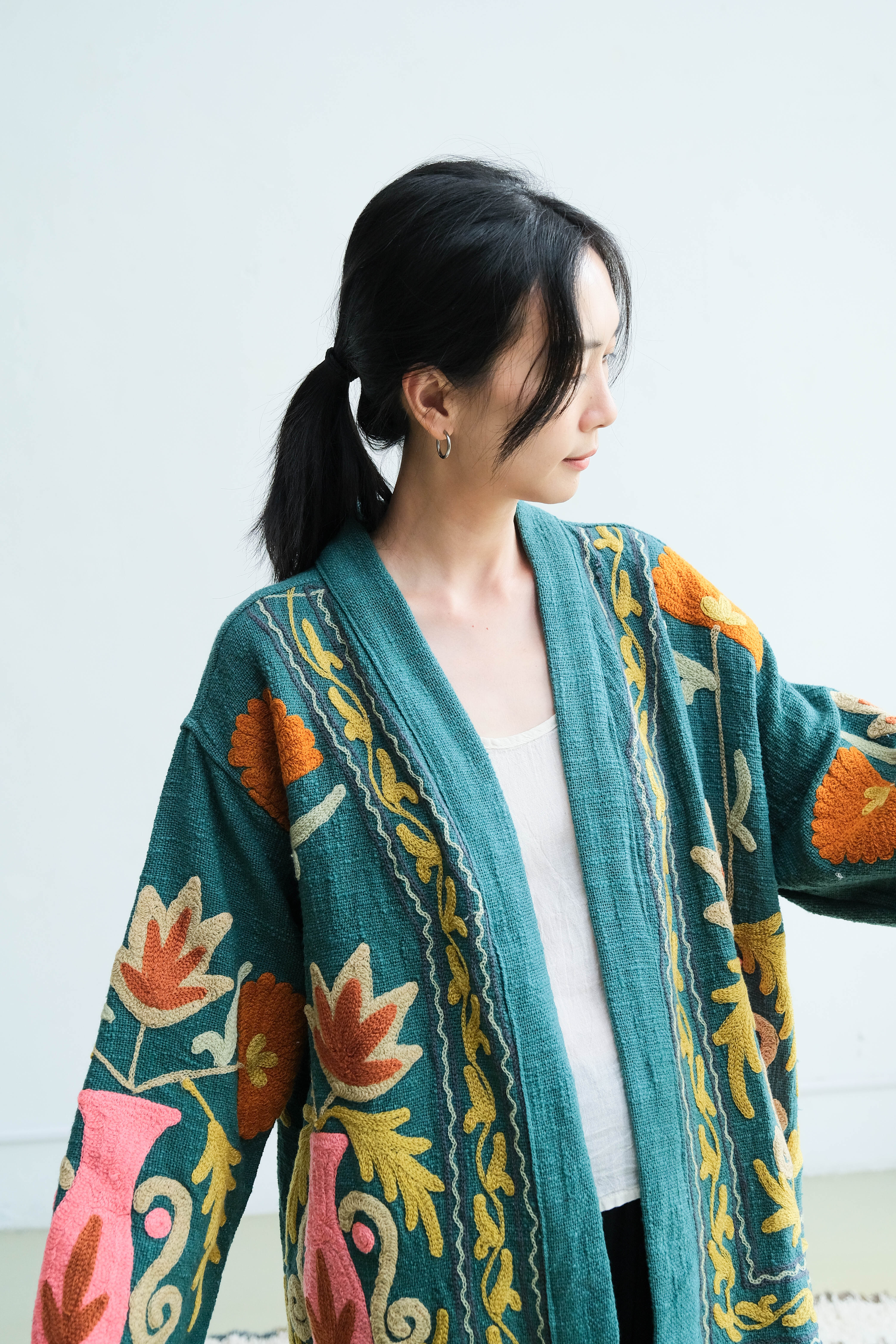 蘇札尼刺繡開襟衫 / 棉麻 綠