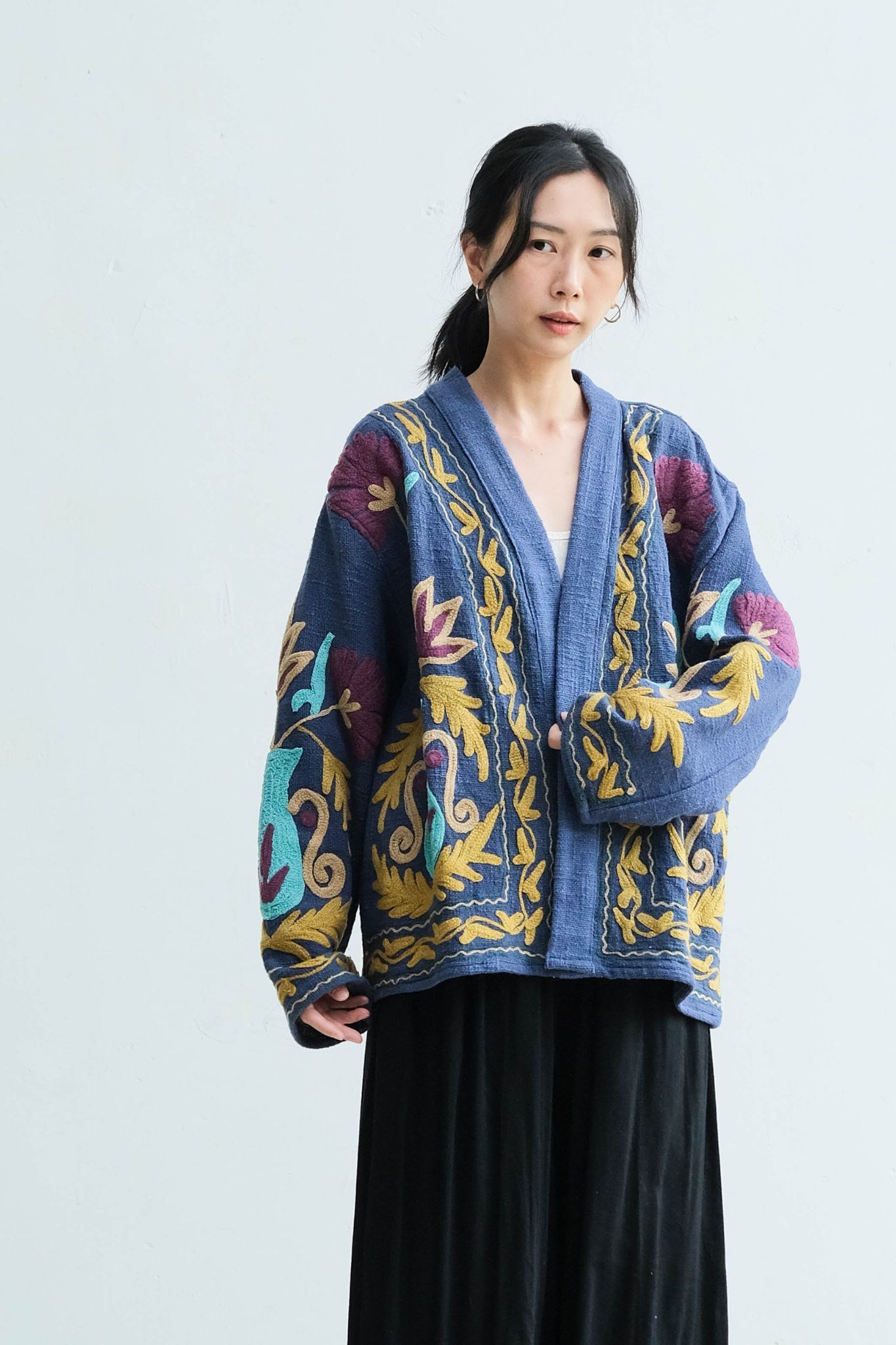 蘇札尼刺繡開襟衫 / 棉麻 藍