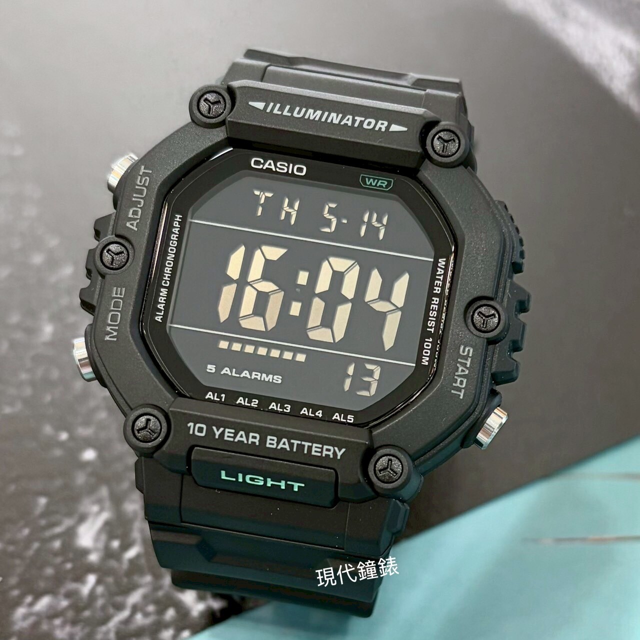 【CASIO 卡西歐】大而矚目的方形電子錶AE-1600HX-1A 49.7mm 現代鐘錶