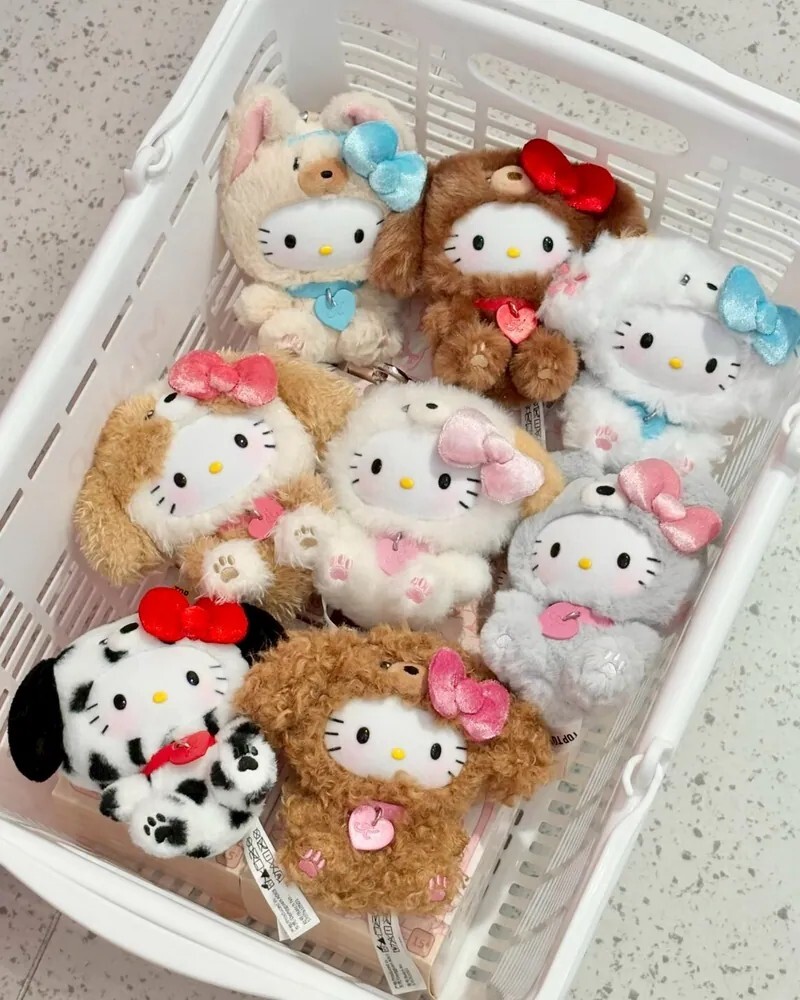 < ≽^•༚•🎀≼ 正版授權✨> TOPTOY x SANRIO三麗鷗 HELLO KITTY 小狗派對系列 吊飾盲盒