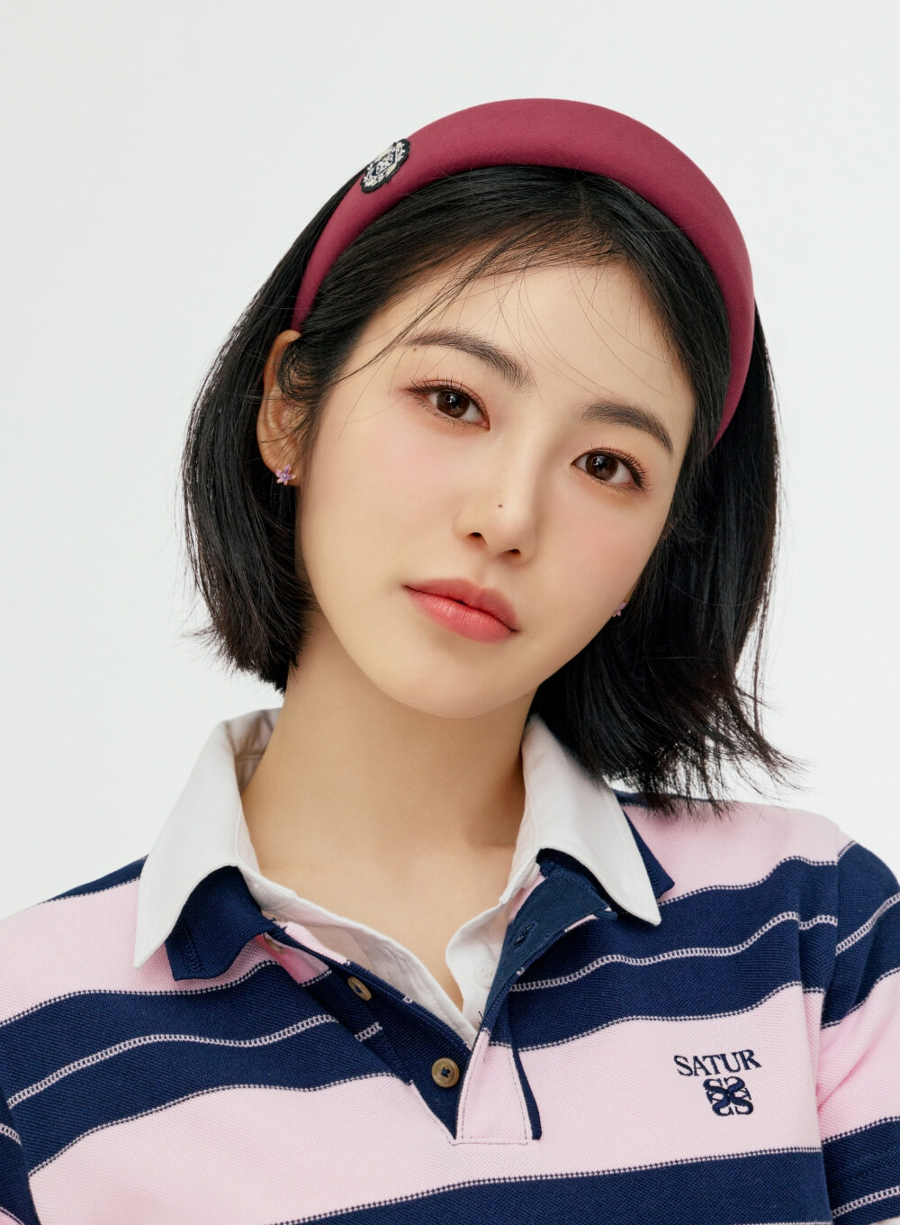 【入LIVECODE一件減至$138😱🔥！】【韓國大熱品牌😍朴圭瑛SEVENTEEN同款！】【SATUR】(W) Crest Logo Hairband (2 Colors)