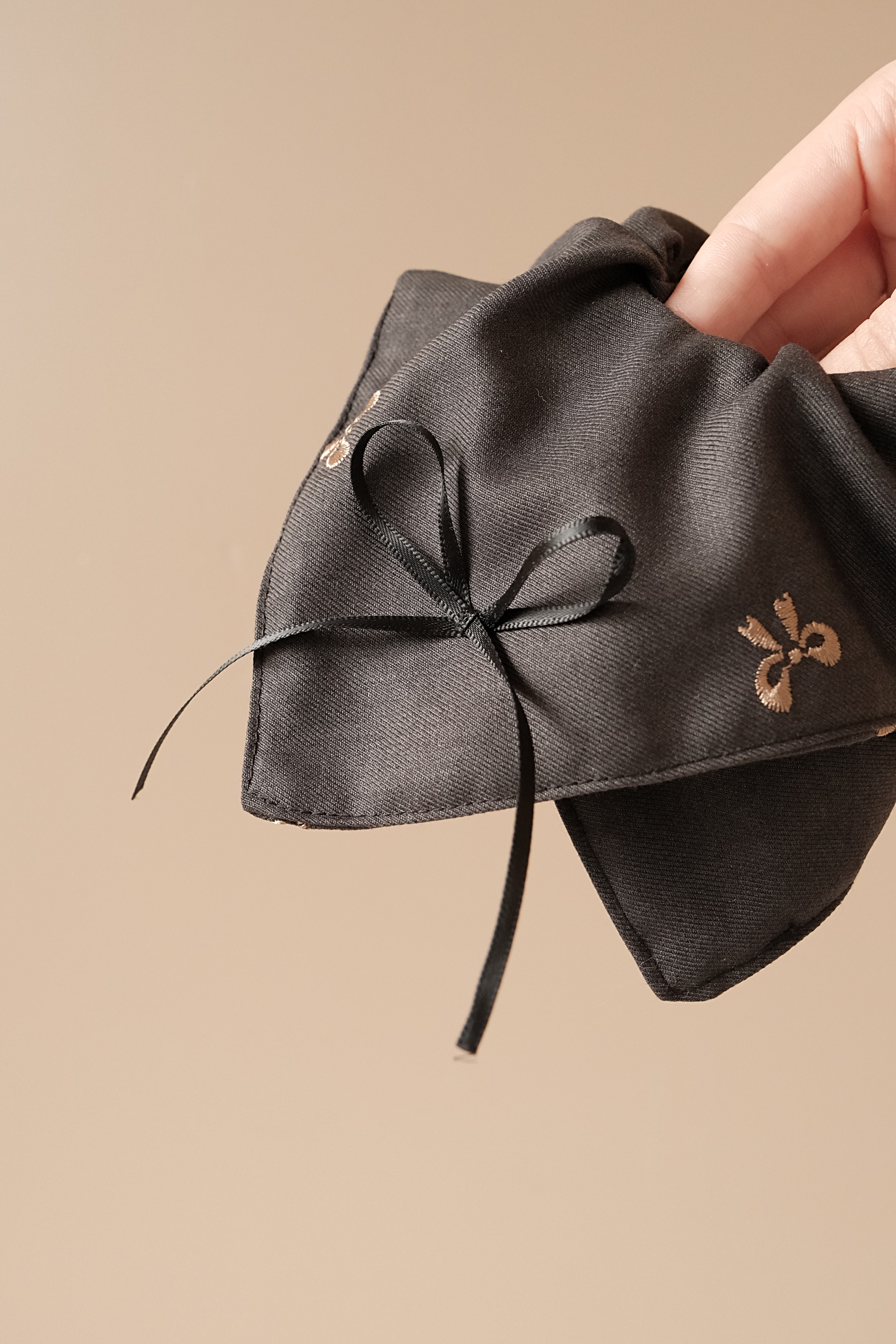 方巾髮圈-刺繡蝴蝶結
