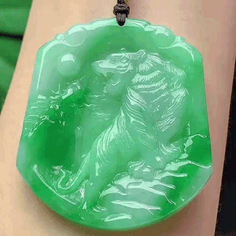 522329 翡翠飄綠虎牌