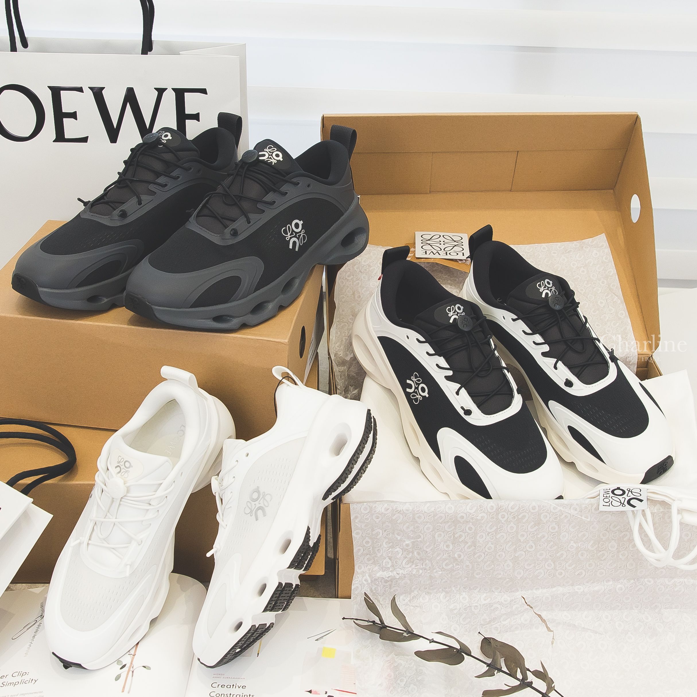 Loewe Cloudsolo Sneaker 白色/淺灰色聯名款側邊銀色Logo運動鞋,黑色聯名款側邊銀色Logo運動鞋,黑色/蛋殼色聯名款側邊白色Logo運動鞋-Charline Boutique 精品代購