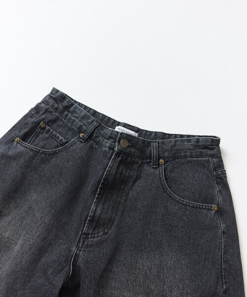 日本 Freak's Store Curved Denim Cropped Shorts