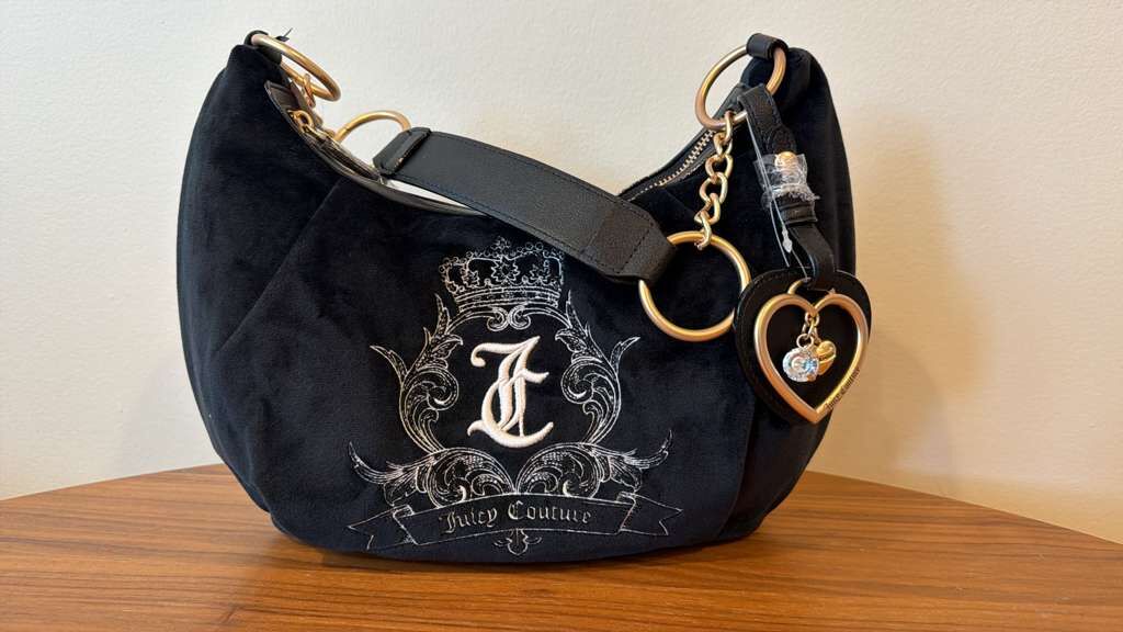 AK054 Juicy Couture 刺繡徽標天鵝絨單肩包 33x18cm