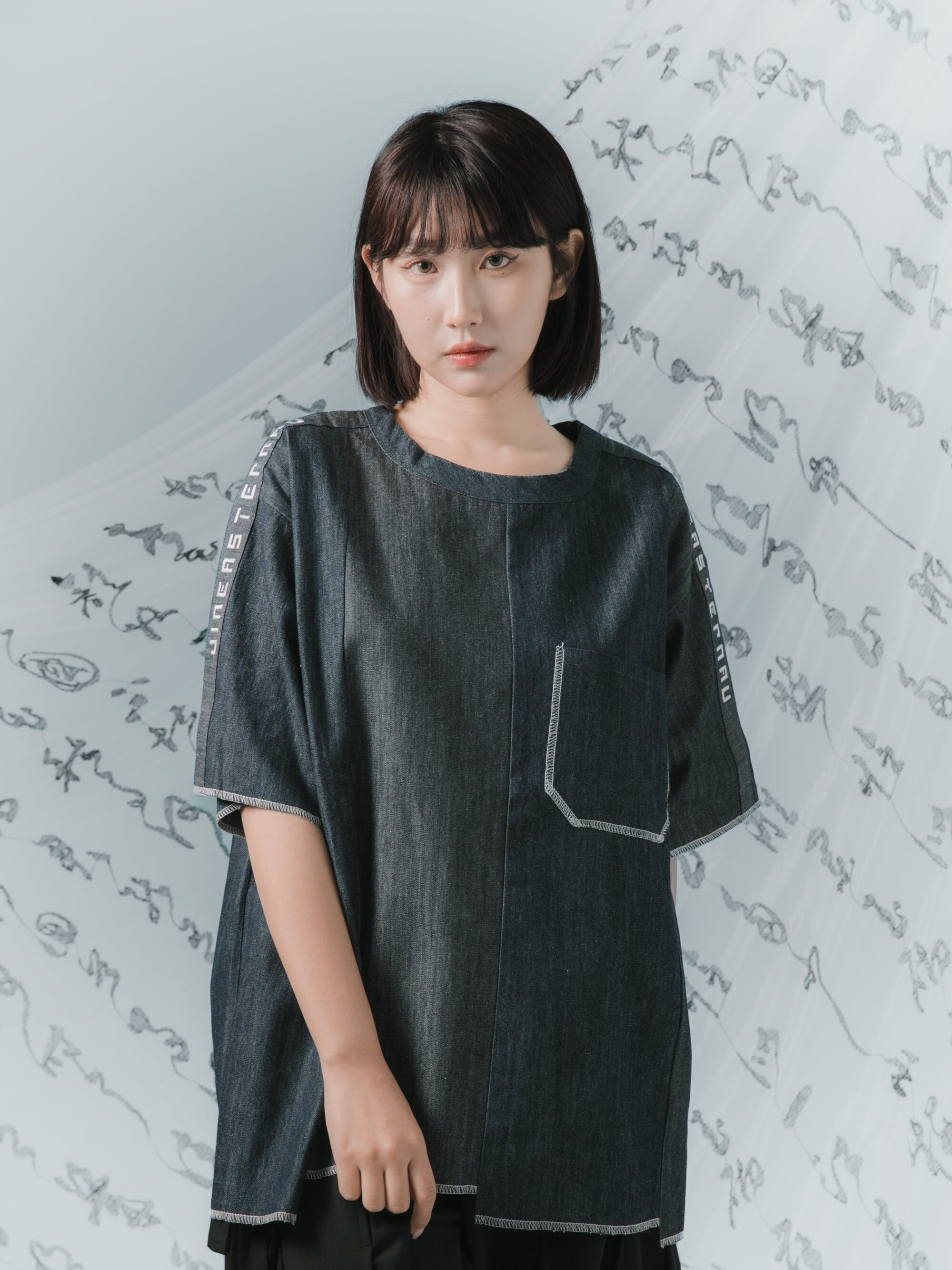 JIN 單寧拼接寬版TEE