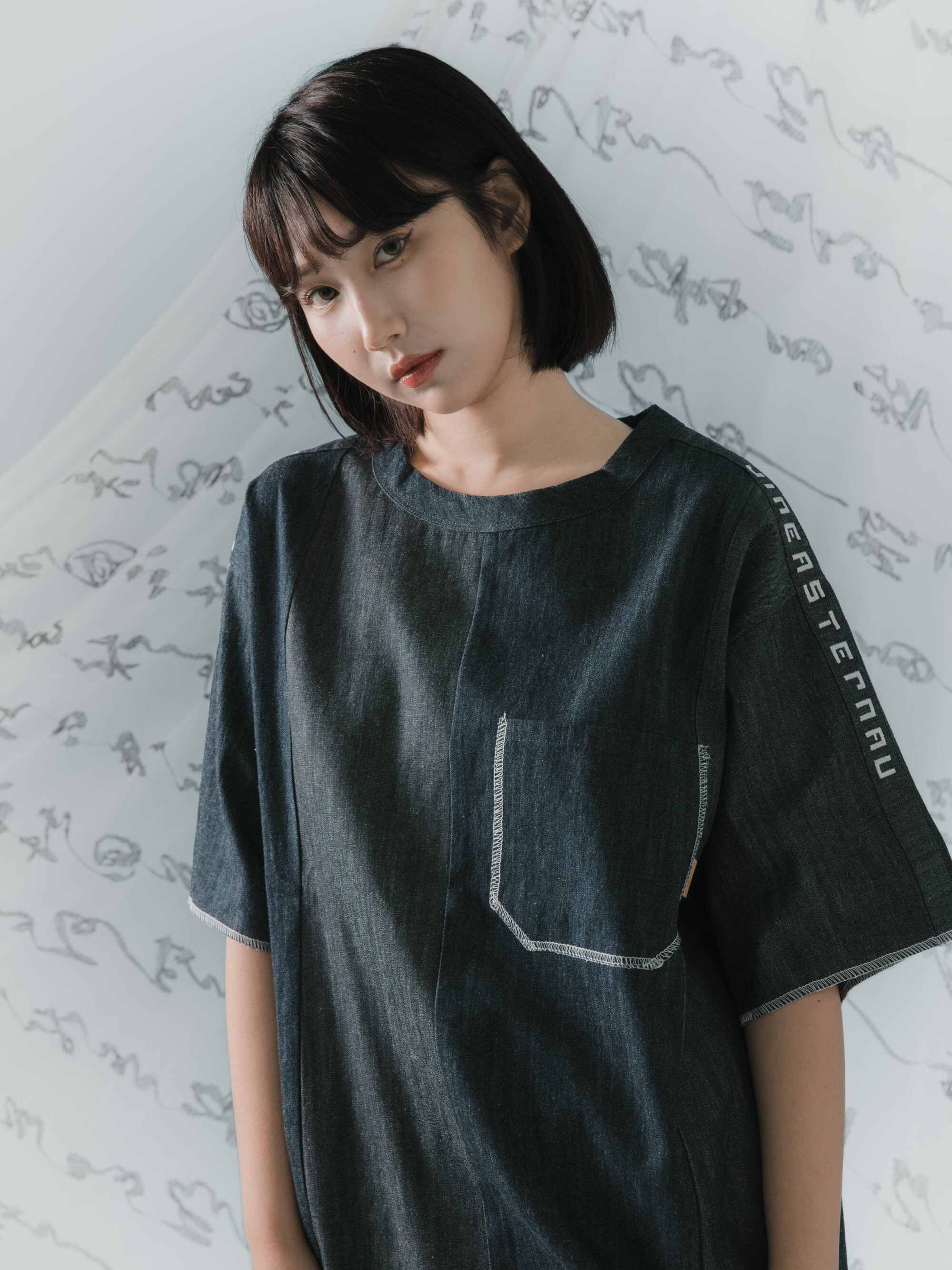 JIN 單寧拼接寬版TEE