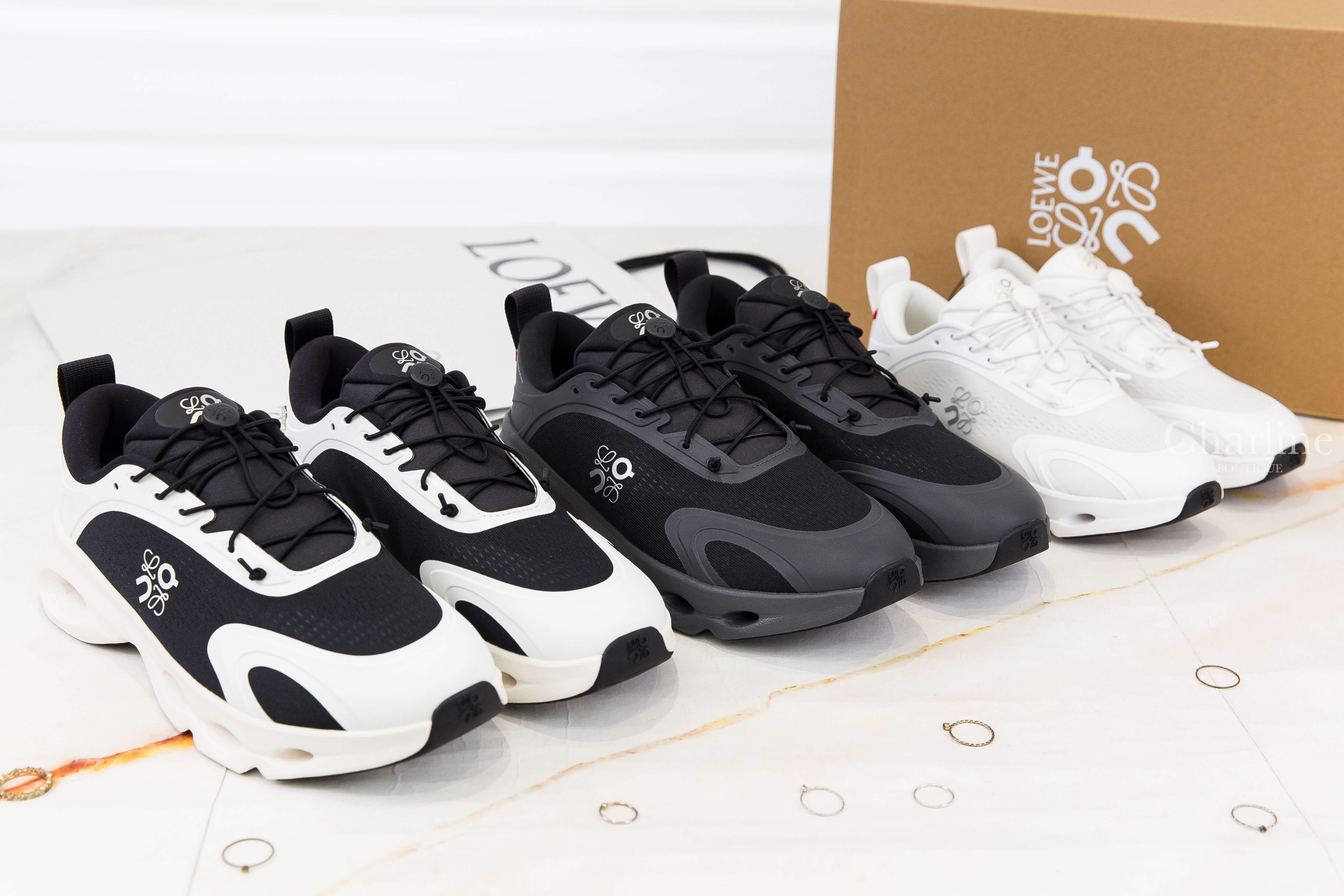 Loewe Cloudsolo Sneaker 白色/淺灰色聯名款側邊銀色Logo運動鞋,黑色聯名款側邊銀色Logo運動鞋,黑色/蛋殼色聯名款側邊白色Logo運動鞋-Charline Boutique 精品代購