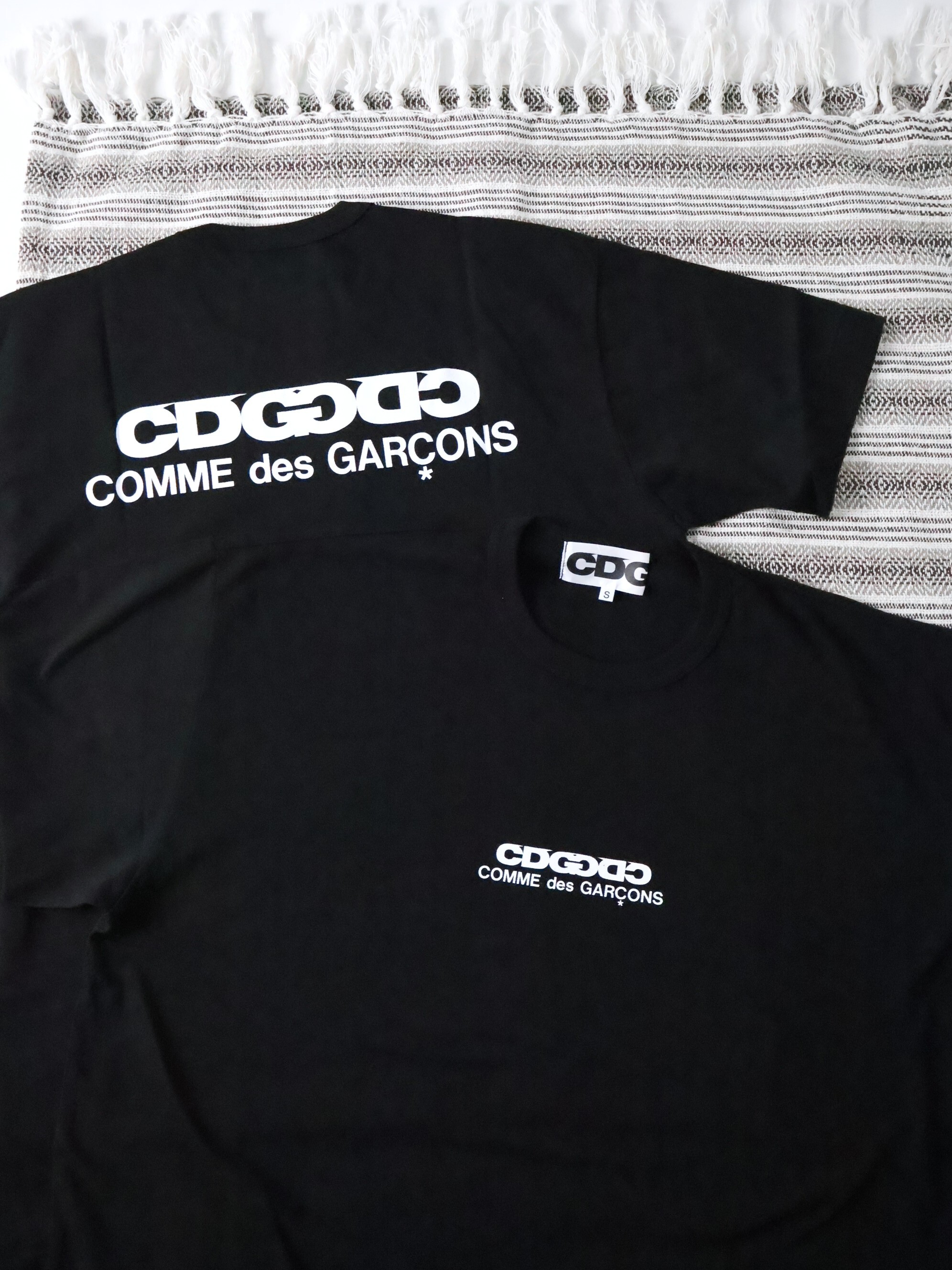 2026SS COMME des GARCONS CDG CLASSIC T-SHIRT9 CDGGDC LOGO T-SHIRT 正反 雙字體 川久保玲 短T 現貨 SZ-T072