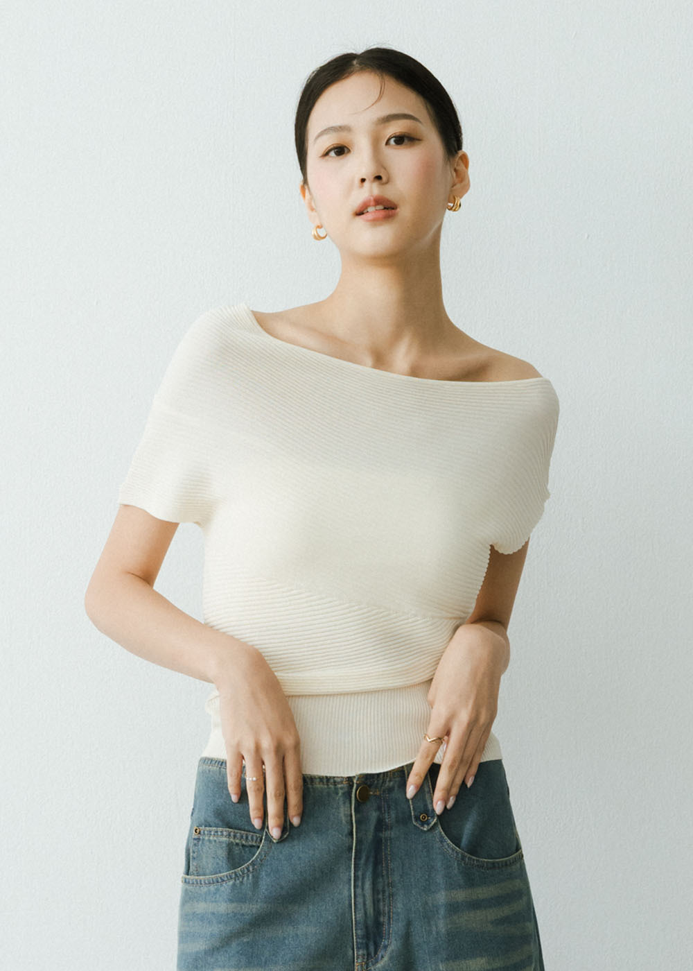 冰絲長絲彈力不對稱上衣 - 杏