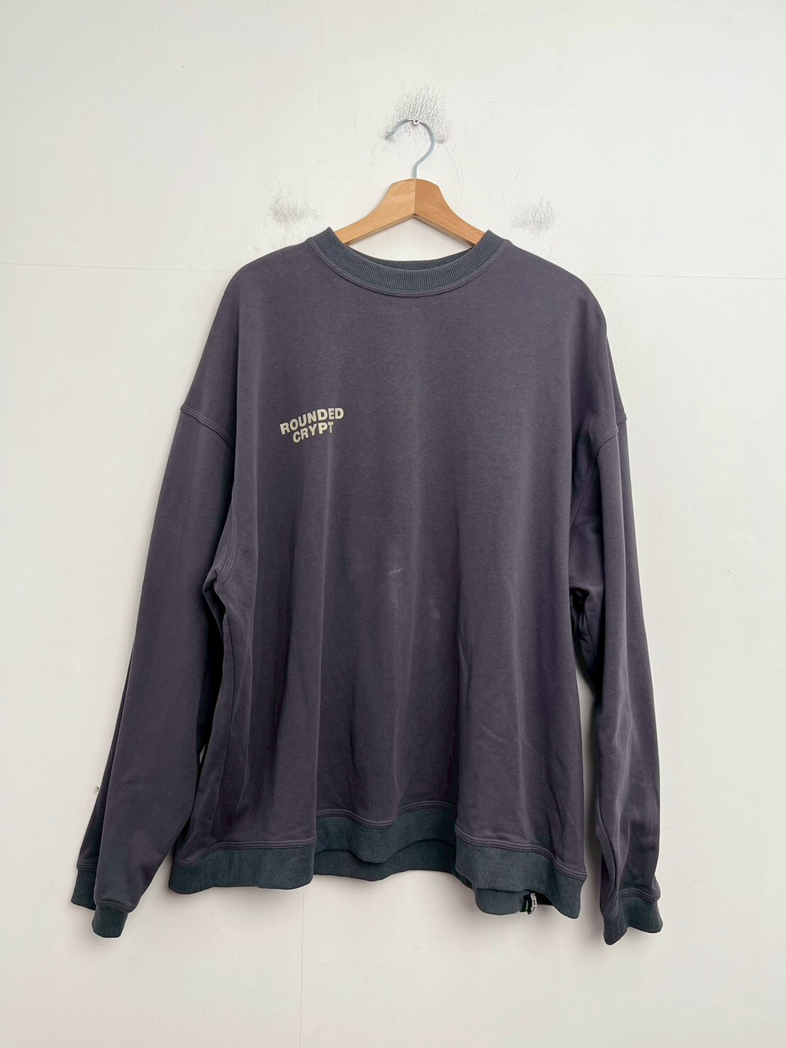 ARC ROOM HIDDEN LOGO ZIPPER CREWNECK SIZE 3