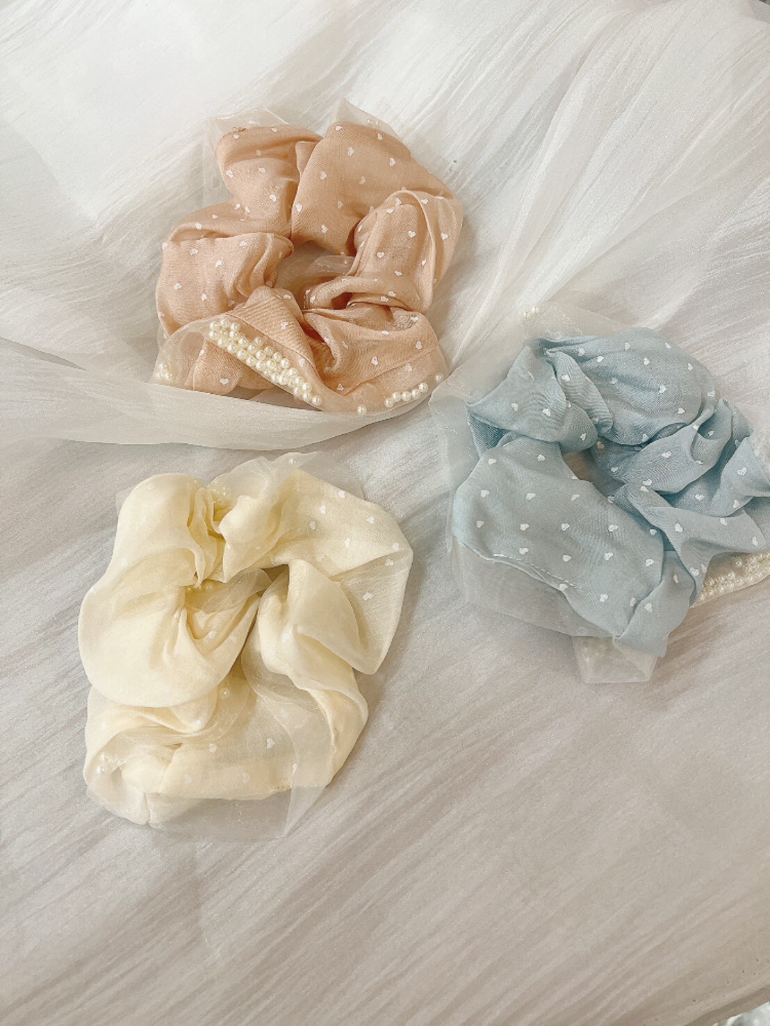 0603隱藏款。愛心珍珠透紗髮圈 (三色)