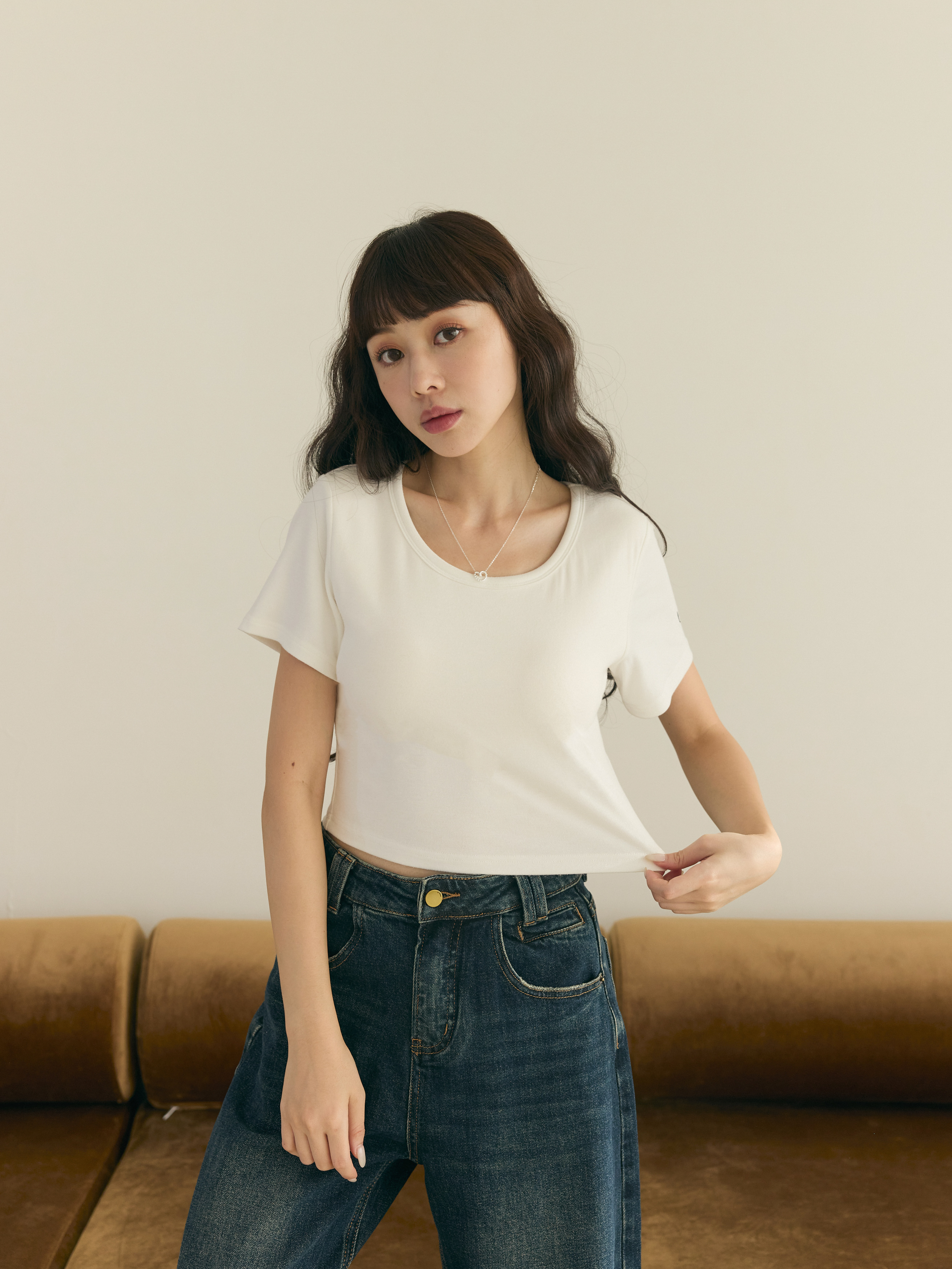 Custom Skin-Friendly One-Piece Bra Cropped Tee with Secure Fit