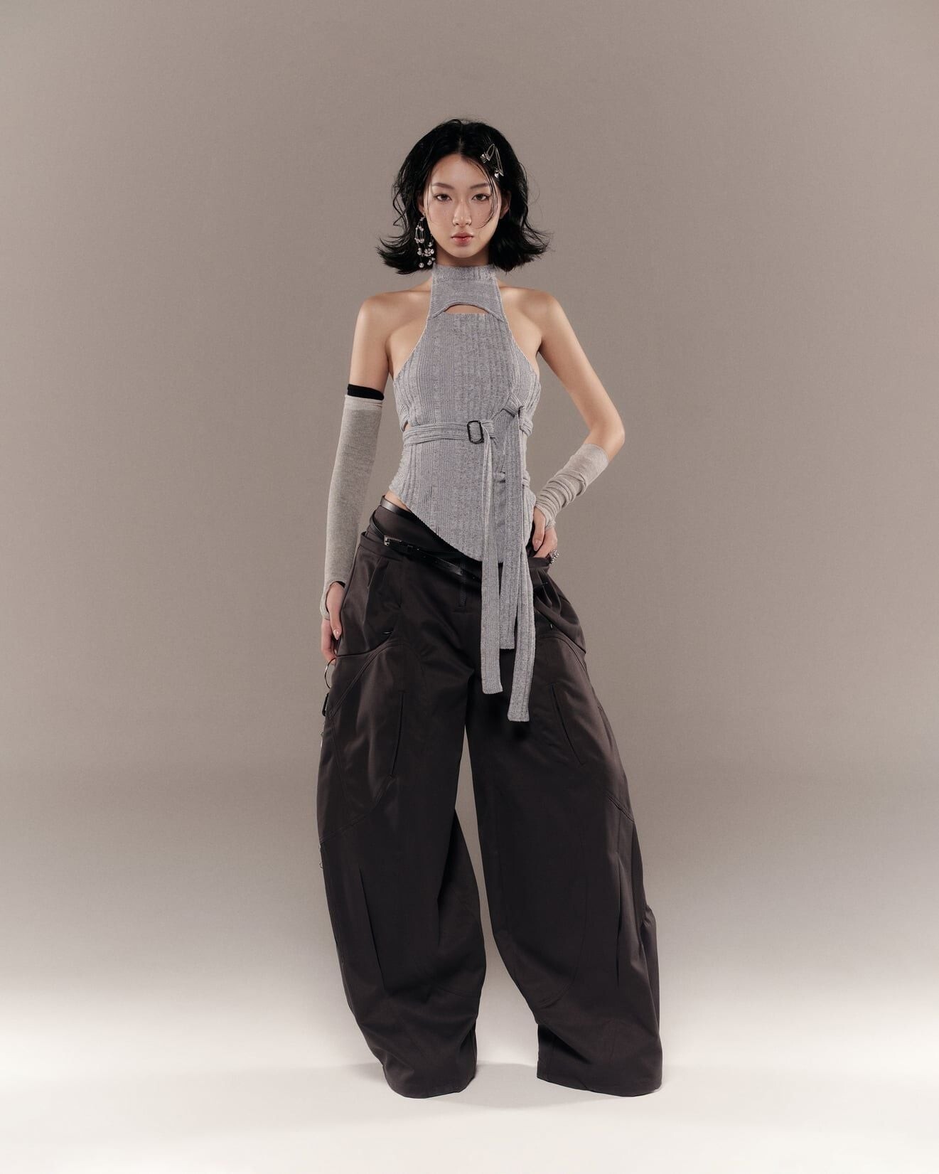 BUNNYHILL RUBY TOP 露背高領上衣