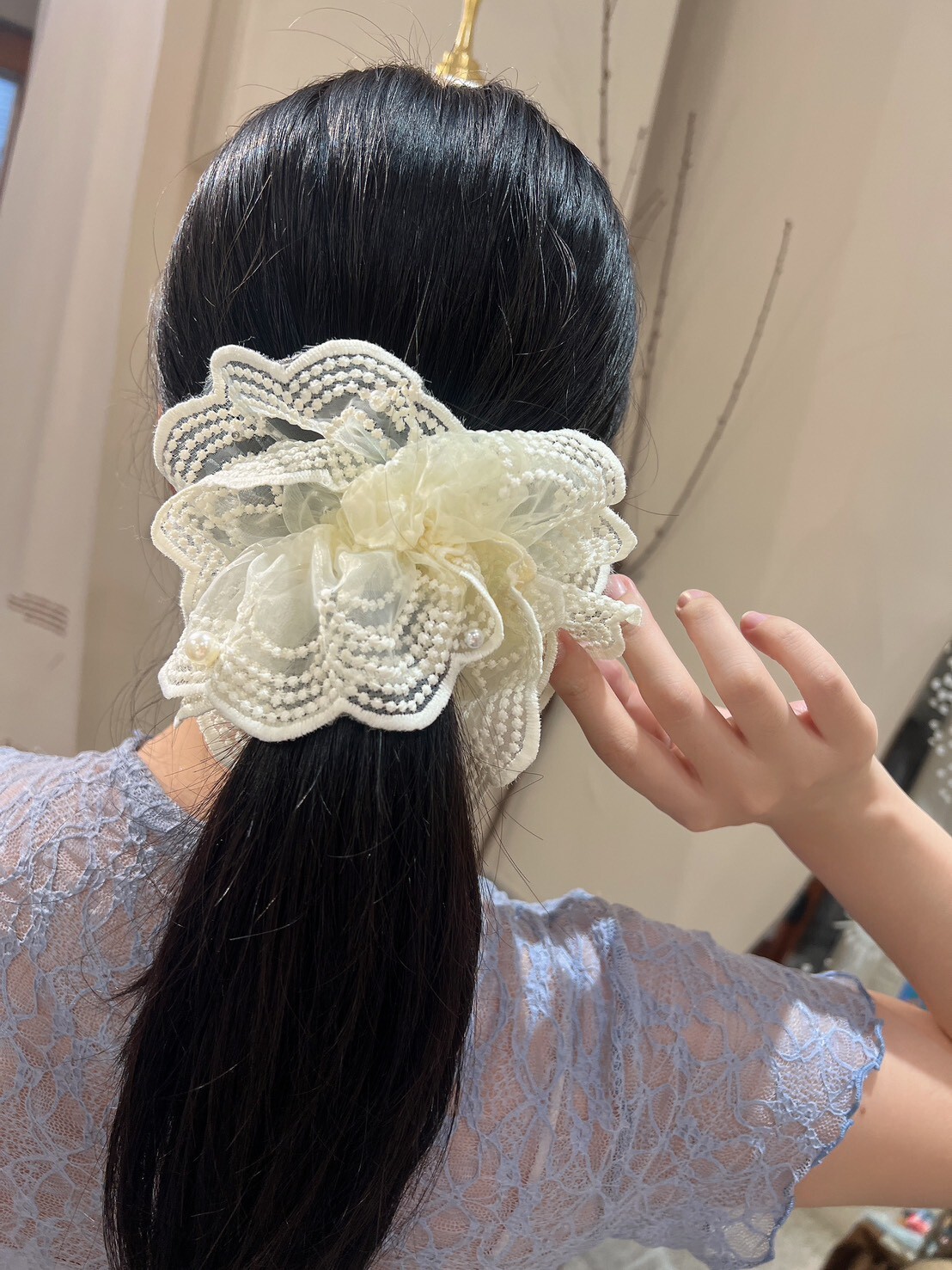 0603隱藏款。珍珠蕾絲邊髮圈 (兩色)