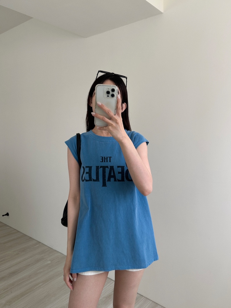 無性別寬肩字母無袖背心