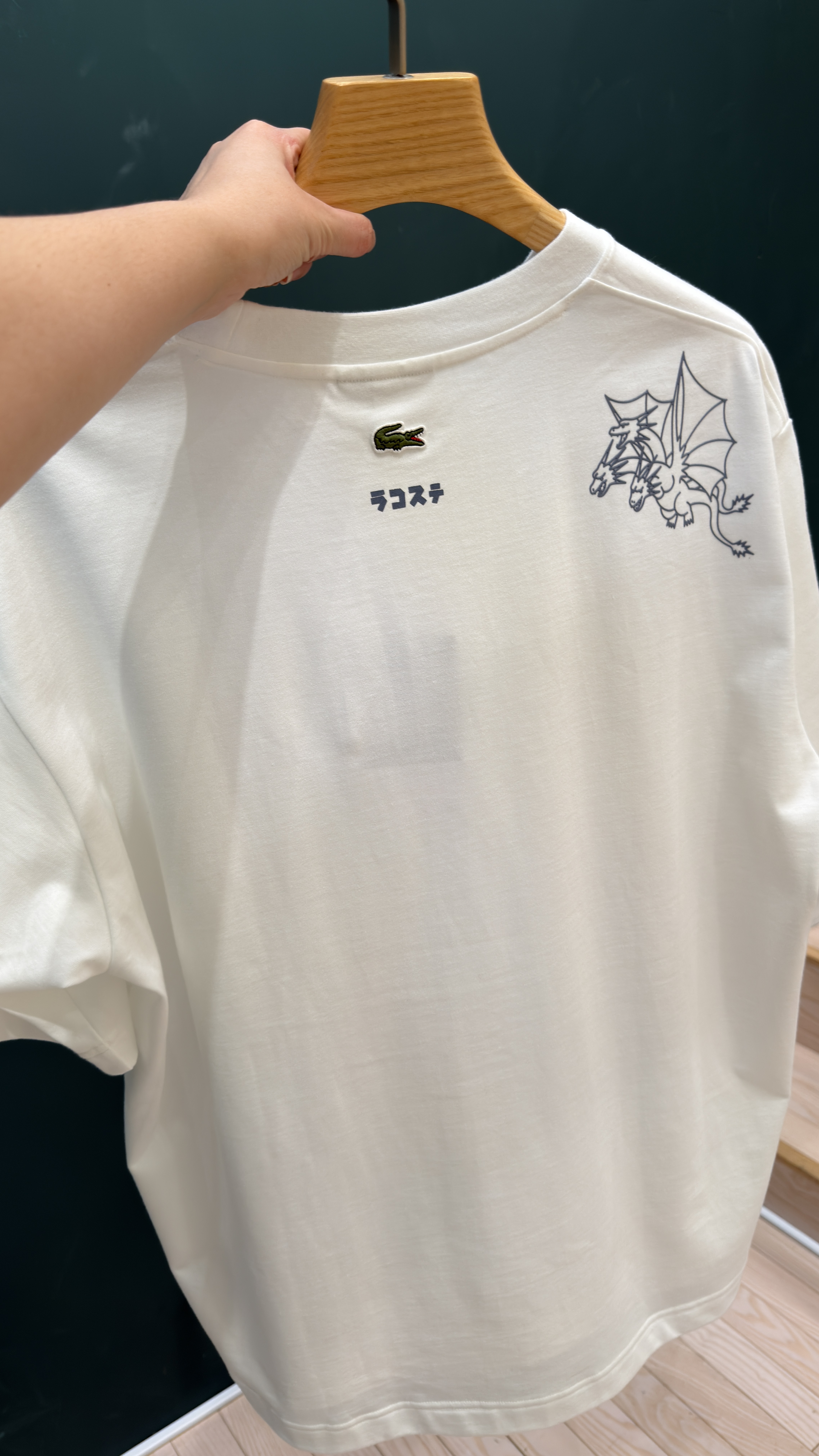 【日本限時連線🇯🇵  6/6 早上10:00（台灣時間） 準時收單 ✈️ 】Lacoste x 哥吉拉 怪獸群短tee