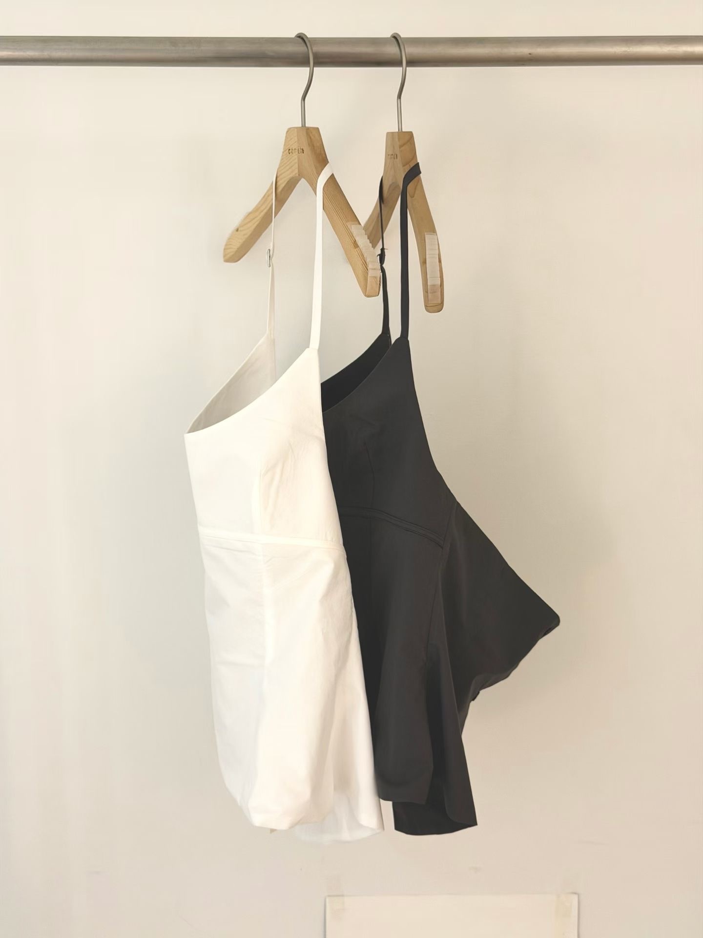 A line halter vest