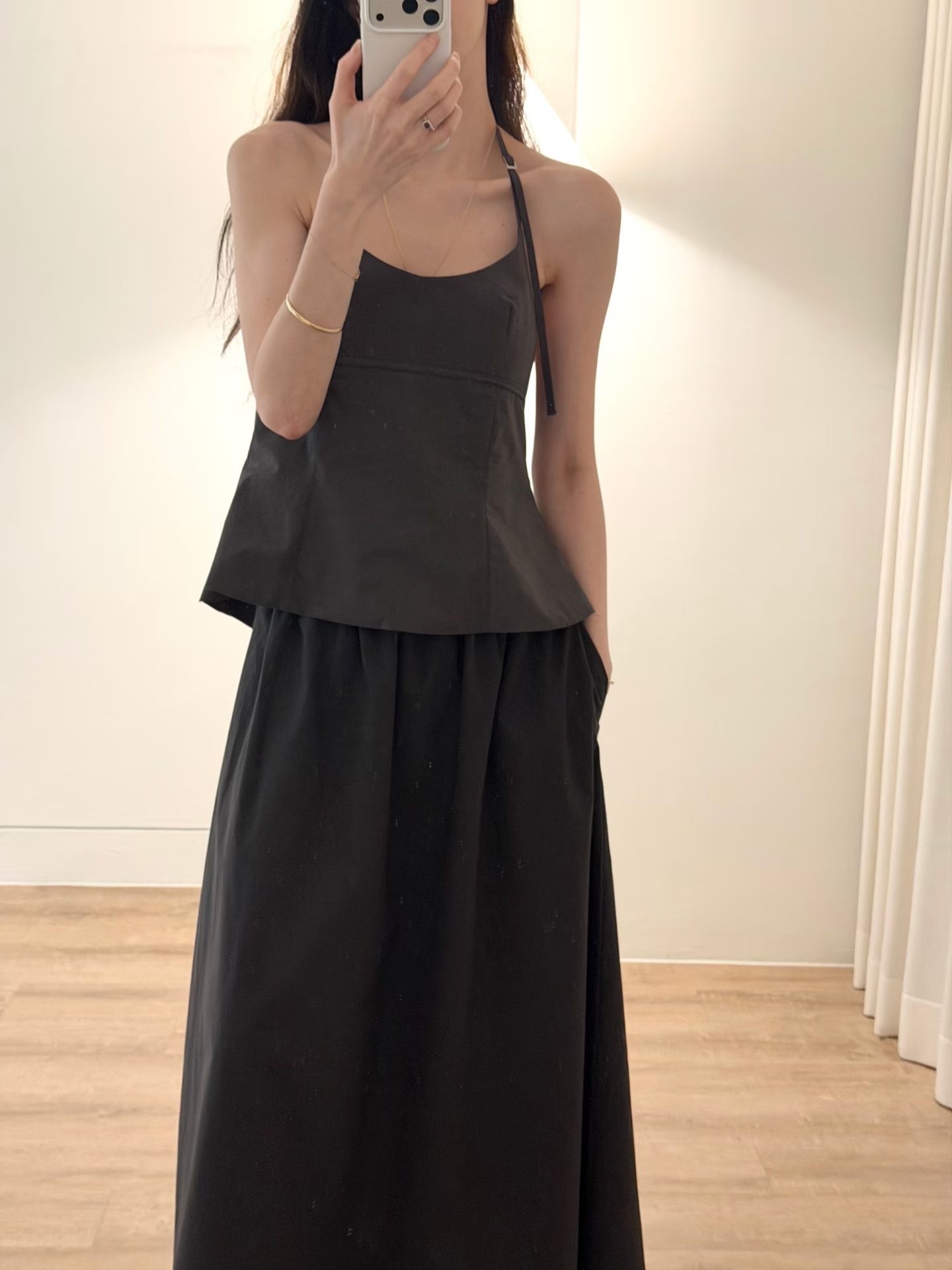 A line halter vest