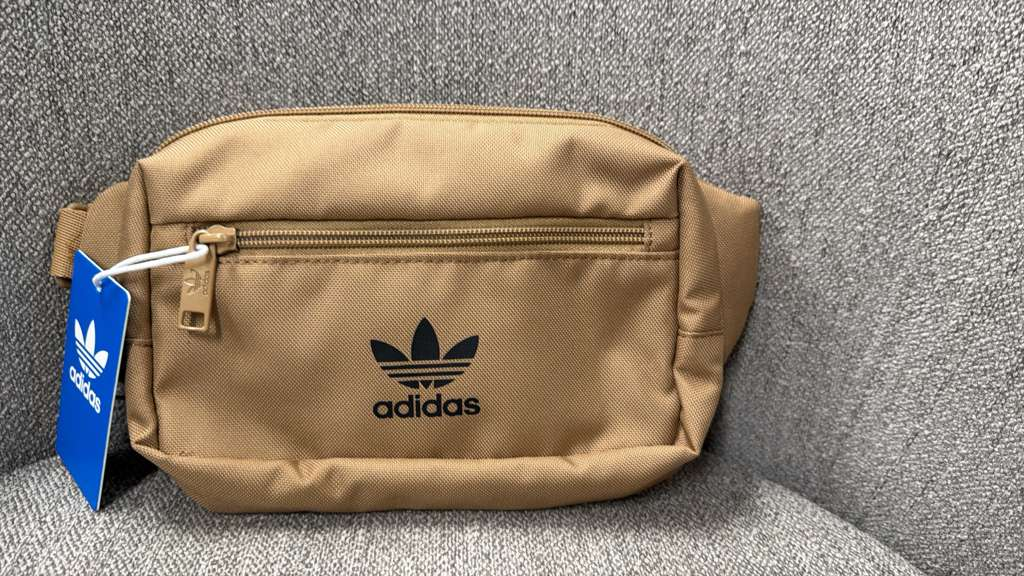 AK074 ADIDAS 杏啡色CROSSBODY BAG 20X13CM