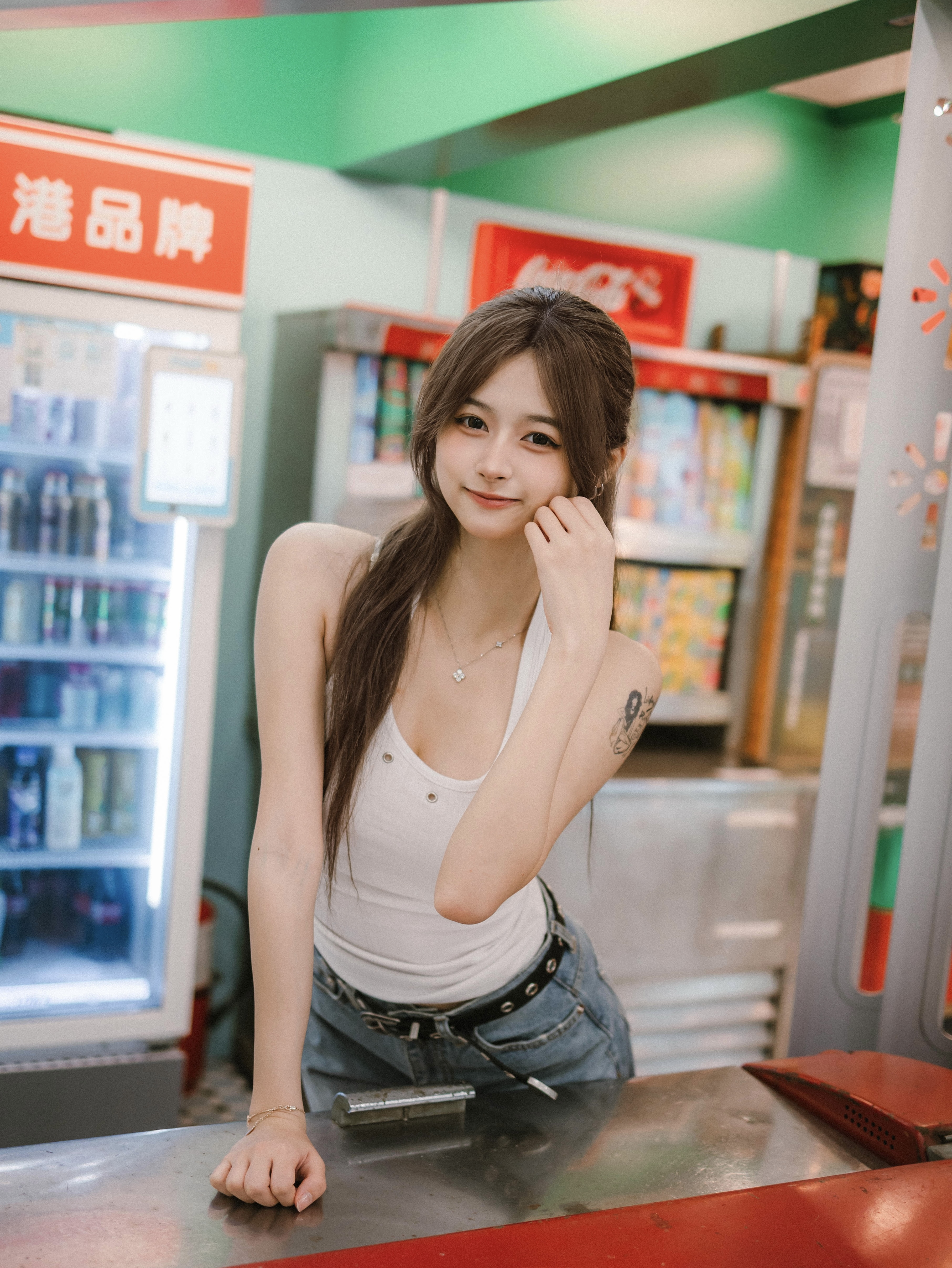 鉚釘直紋掛頸背心