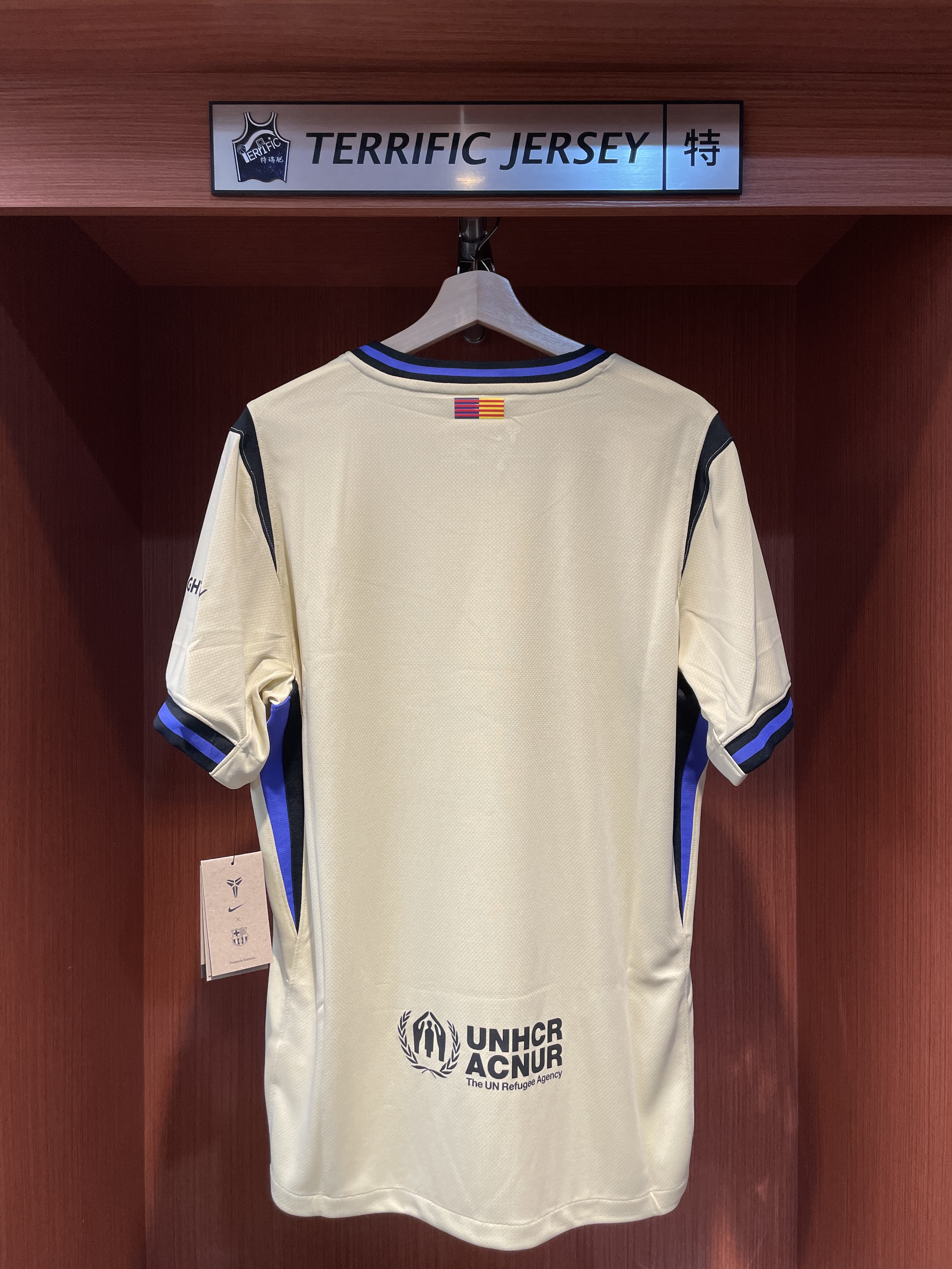 LALIGA足球 FC Barcelona X Kobe Bryant 巴塞隆納 土豪金 Nike Replica Jersey 球迷版 空白球衣 曼巴 全新