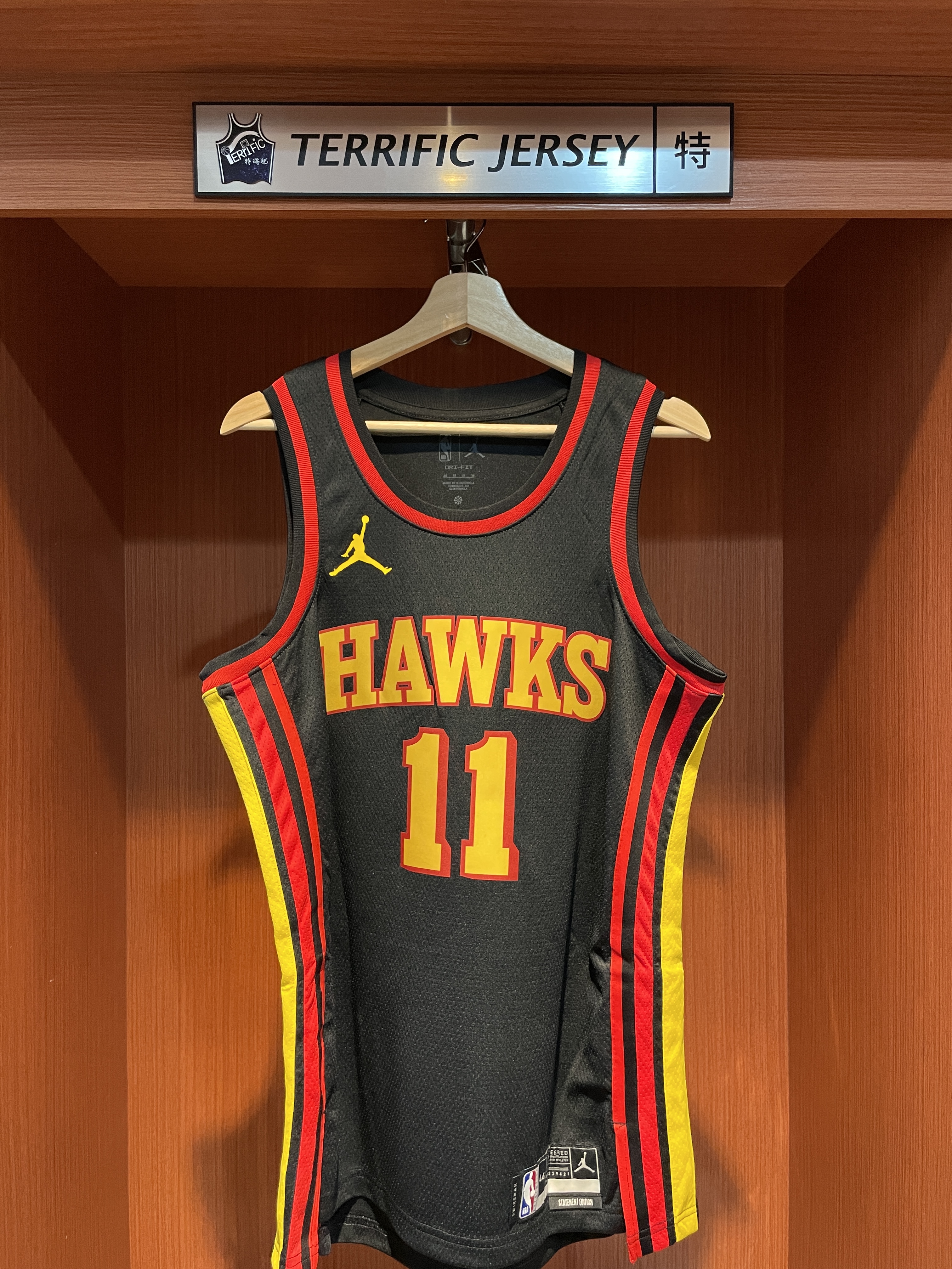 NBA球衣 親簽含認證 Trae Young 亞特蘭大老鷹黑 Statement Jordan Swingman 球迷版 熱轉印 Fanatics 官方雷射編號 全新