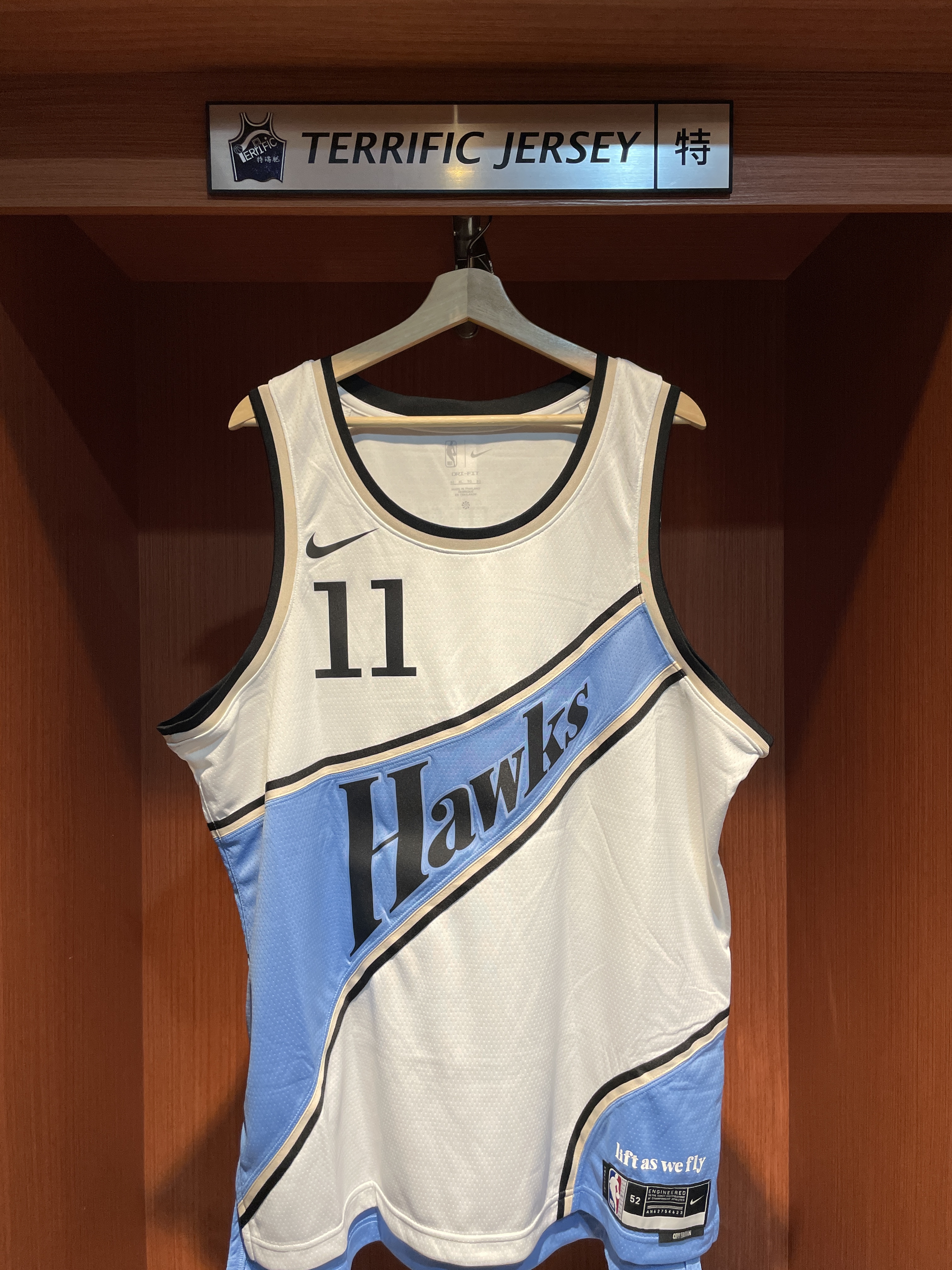 NBA球衣 親簽含認證 Trae Young 亞特蘭大老鷹城市白 City Nike Swingman 球迷版 熱轉印 Fanatics 官方雷射編號 全新