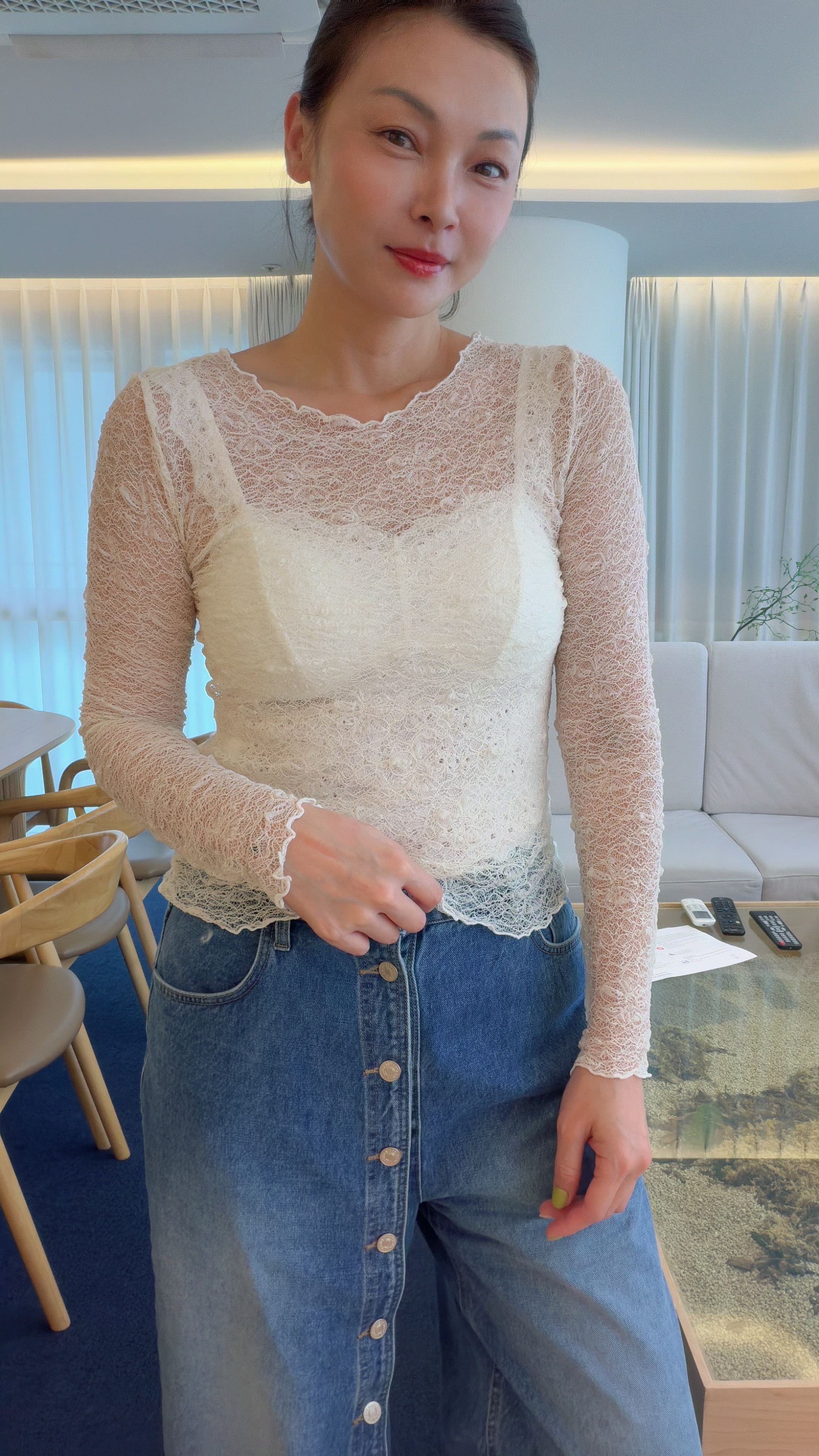 RE64 A (lace top)
