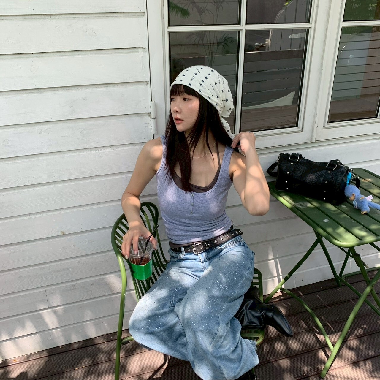 ISA_簡單有重點! 撞色假二件小排釦繞脖背心_63062