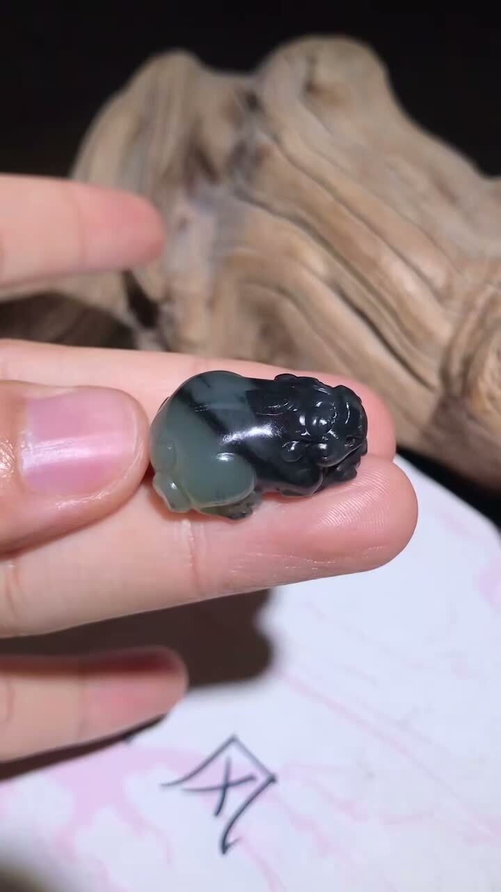 和田玉青花籽料貔貅,天然和田玉軟玉