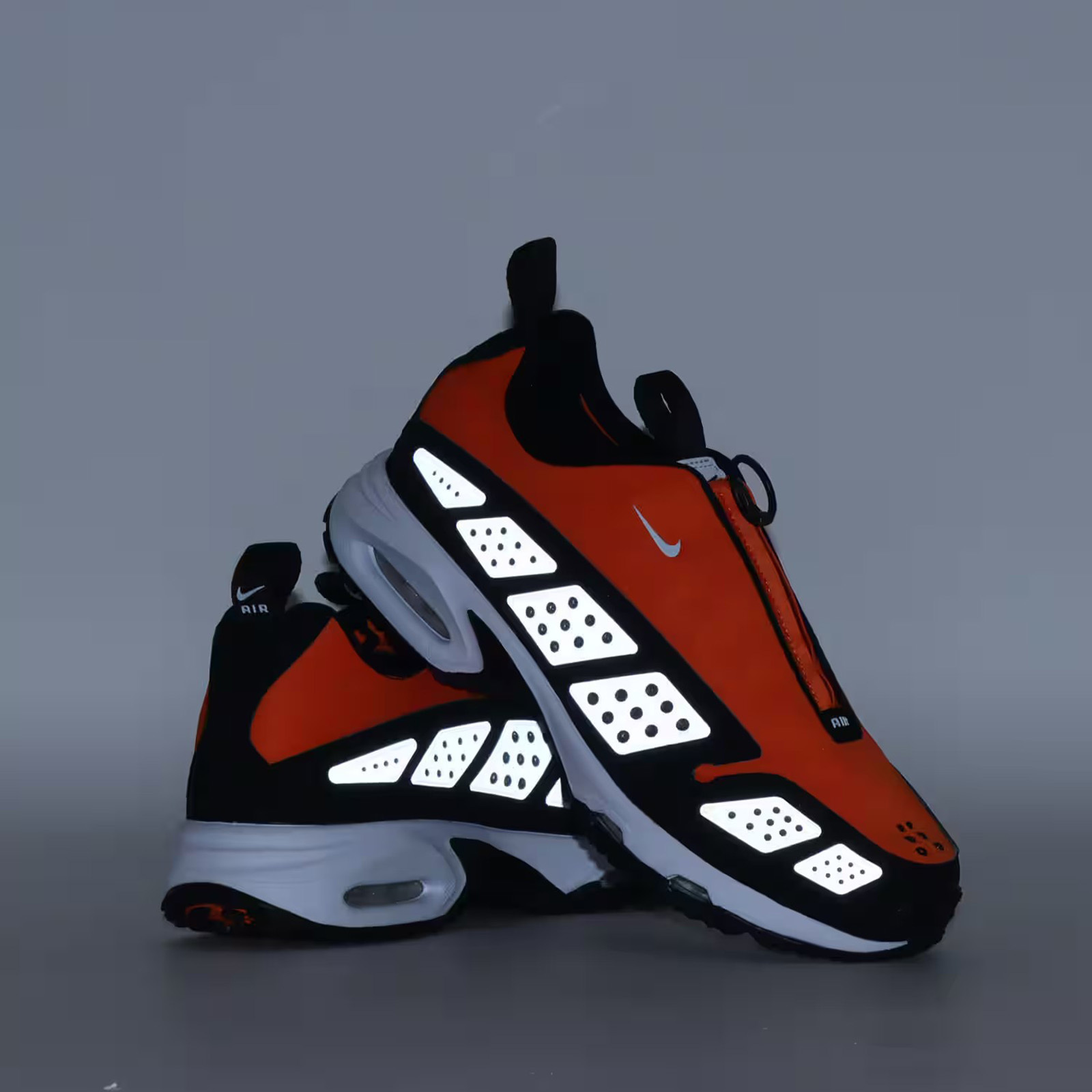 NIKE W AIR MAX SNDR "Safety Orange" 安全橘 警示橘 黑橘 夕陽 機能拉鍊 反光 女鞋 FZ2068-800