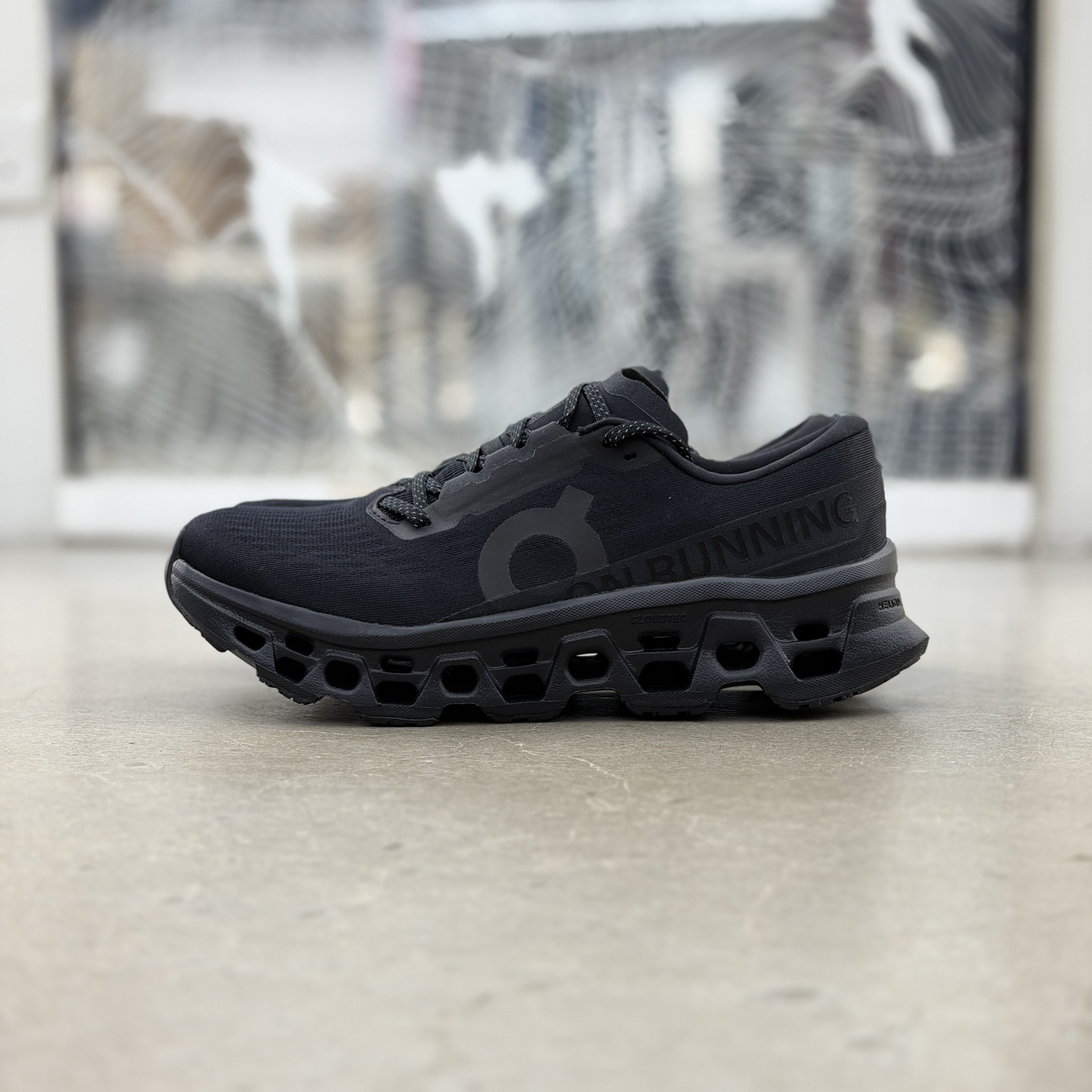 On Running Cloudmonster 3 Black | 3MG10051043