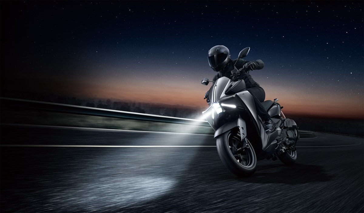 新車展示 YAMAHA AUGUR 155