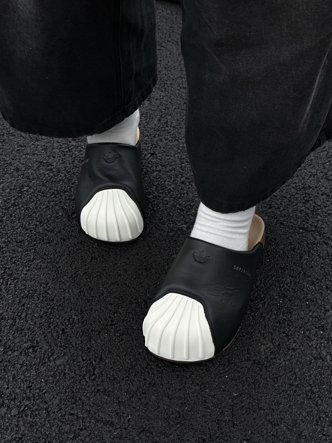 ADIDAS ADIMULE SUPERSTAR 貝殼頭 穆勒 包頭 皮革 懶人鞋 勃肯鞋 黑色