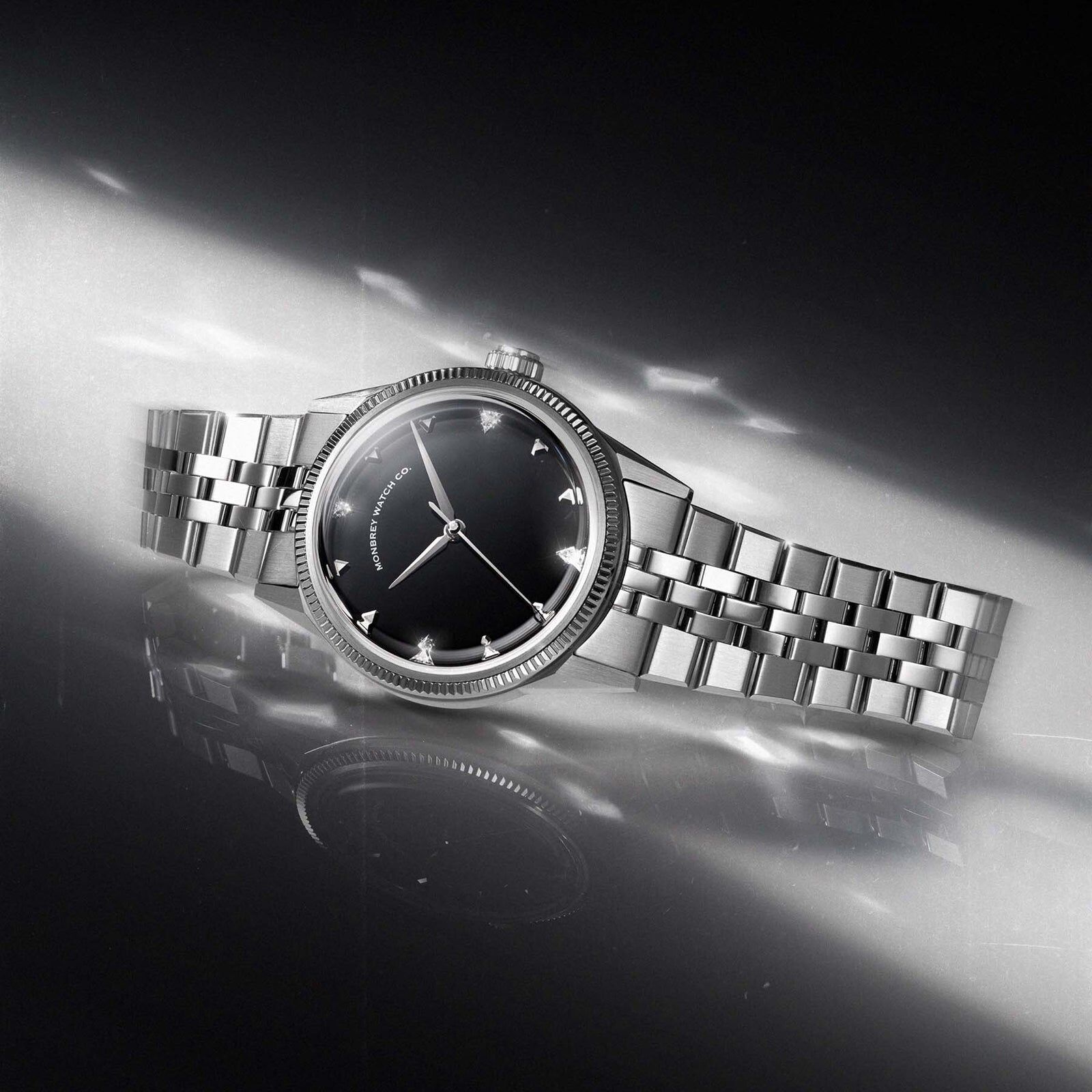 MB3 SERIES - TRINOVA - P1 - Natural Onyx Stone with Lab-grown Diamonds MB3-P1